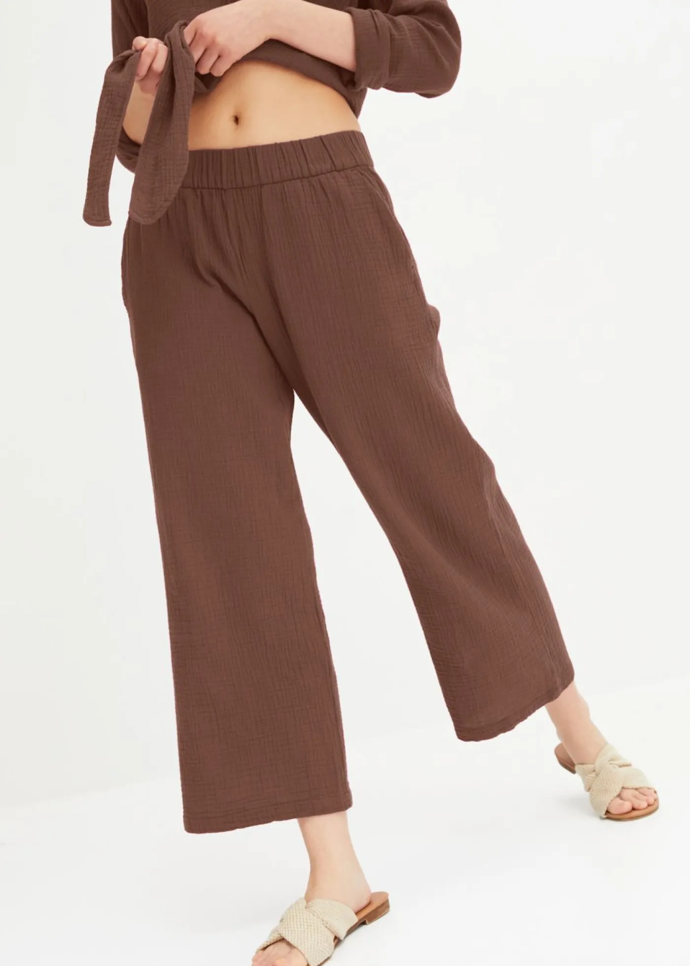 bonprix bonprix Pantalón Marlene de muselina de algodón marrón