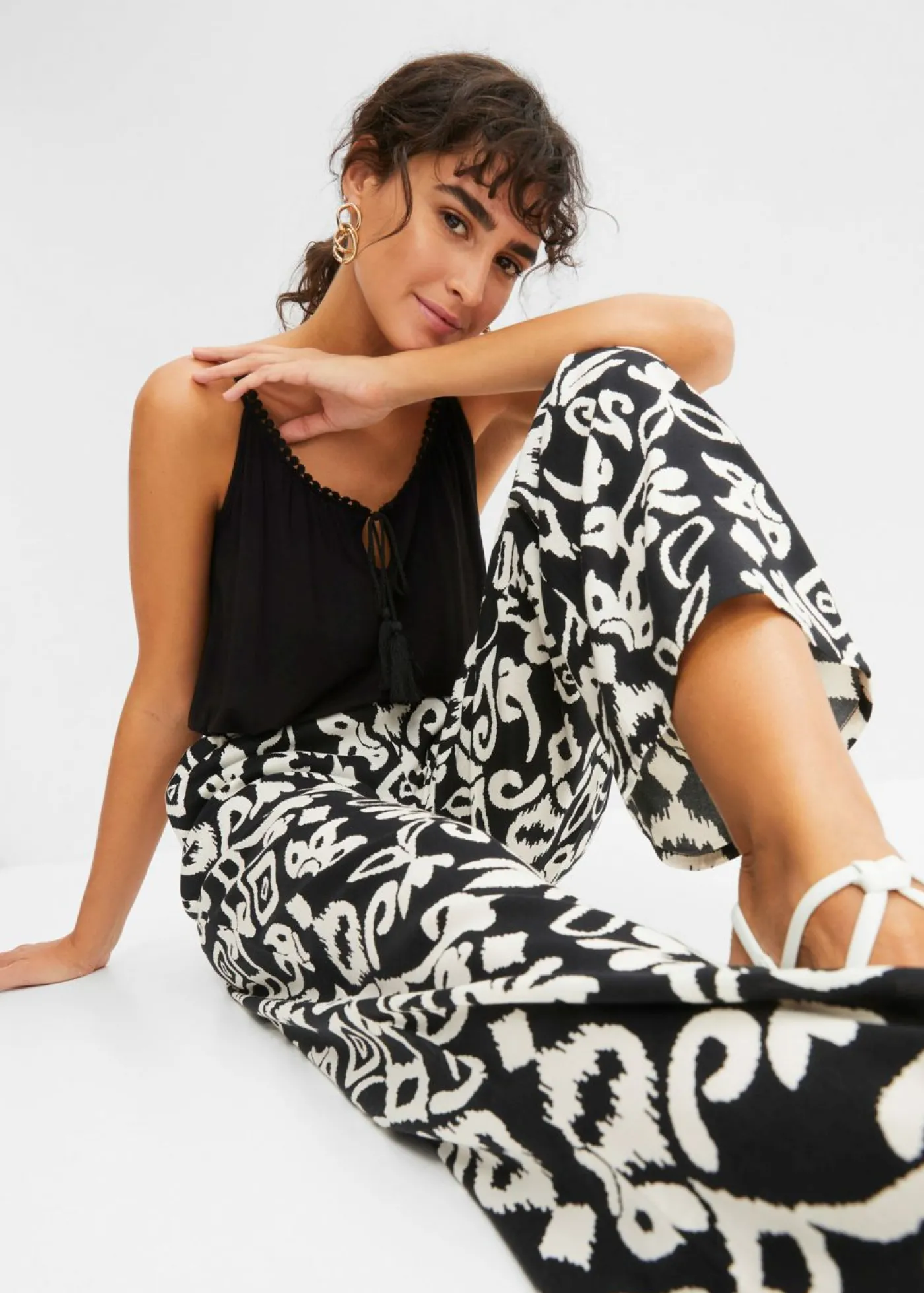 bonprix bonprix Pantalón Marlene estampado de viscosa fluida Negro-crema Online