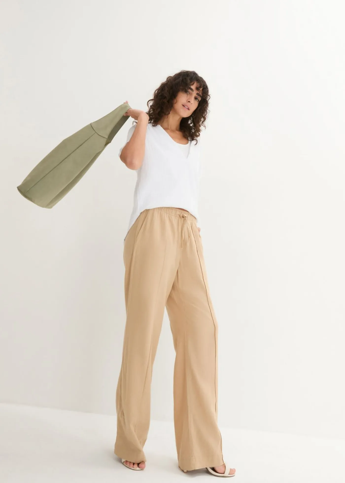 bonprix bonprix Pantalón palazzo de mezcla ligera de viscosa y lino Café con leche Hot