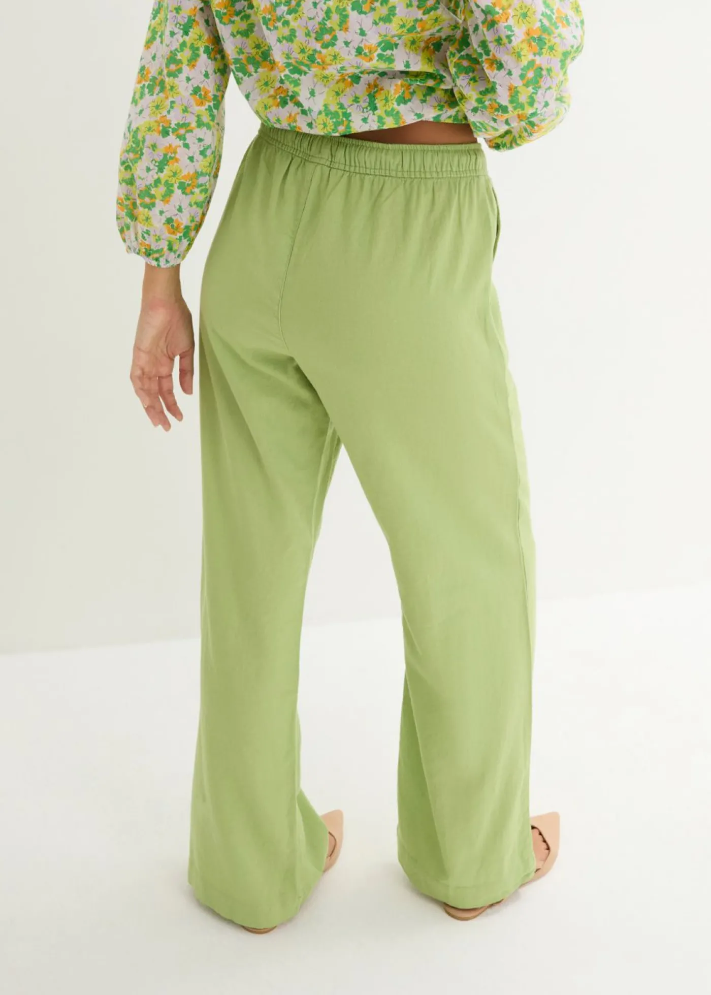 bonprix bonprix Pantalón palazzo de mezcla ligera de viscosa y lino Verde pera Clearance