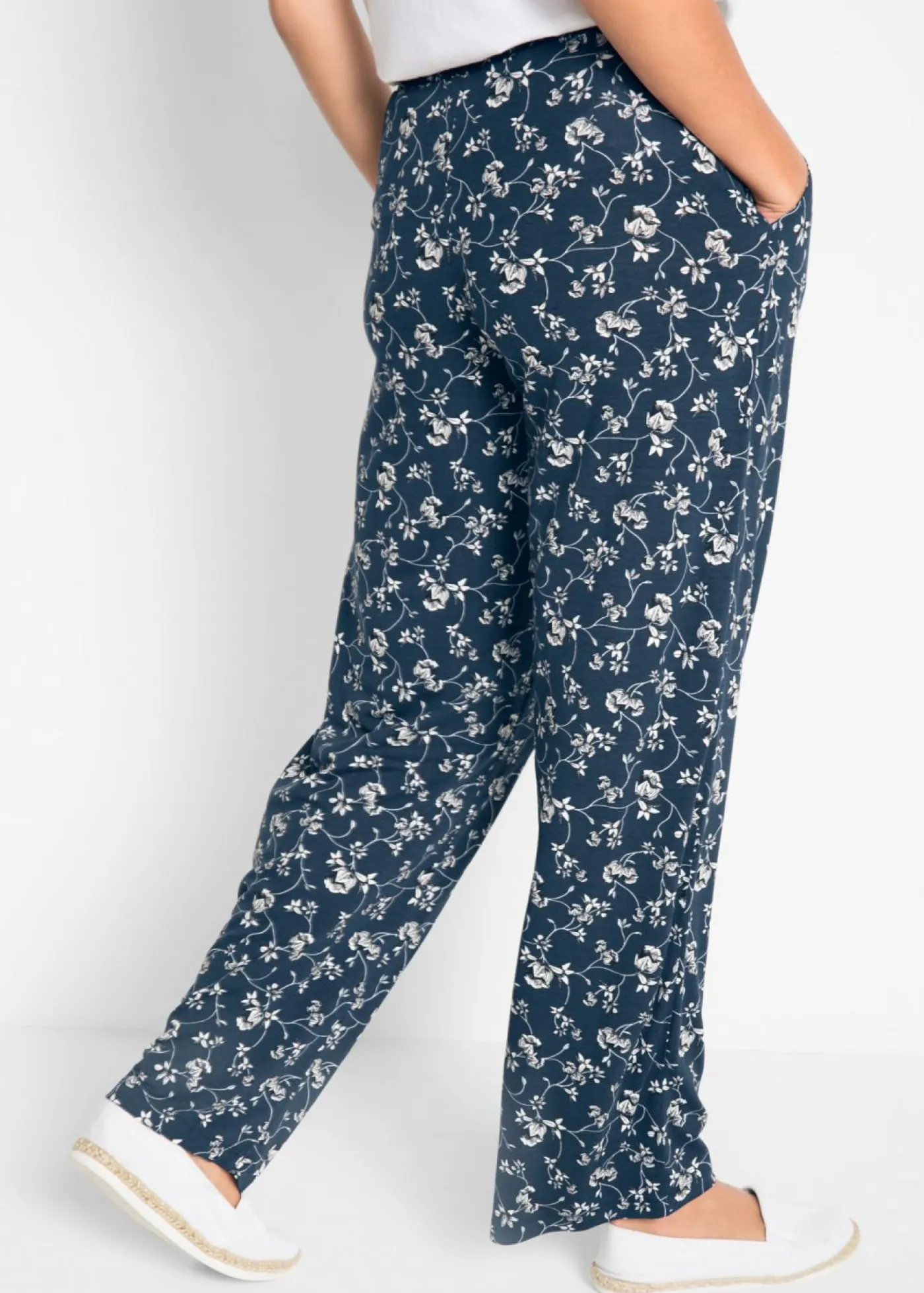 bonprix bonprix Pantalón palazzo de mezcla de viscosa Azul marino de flores Hot