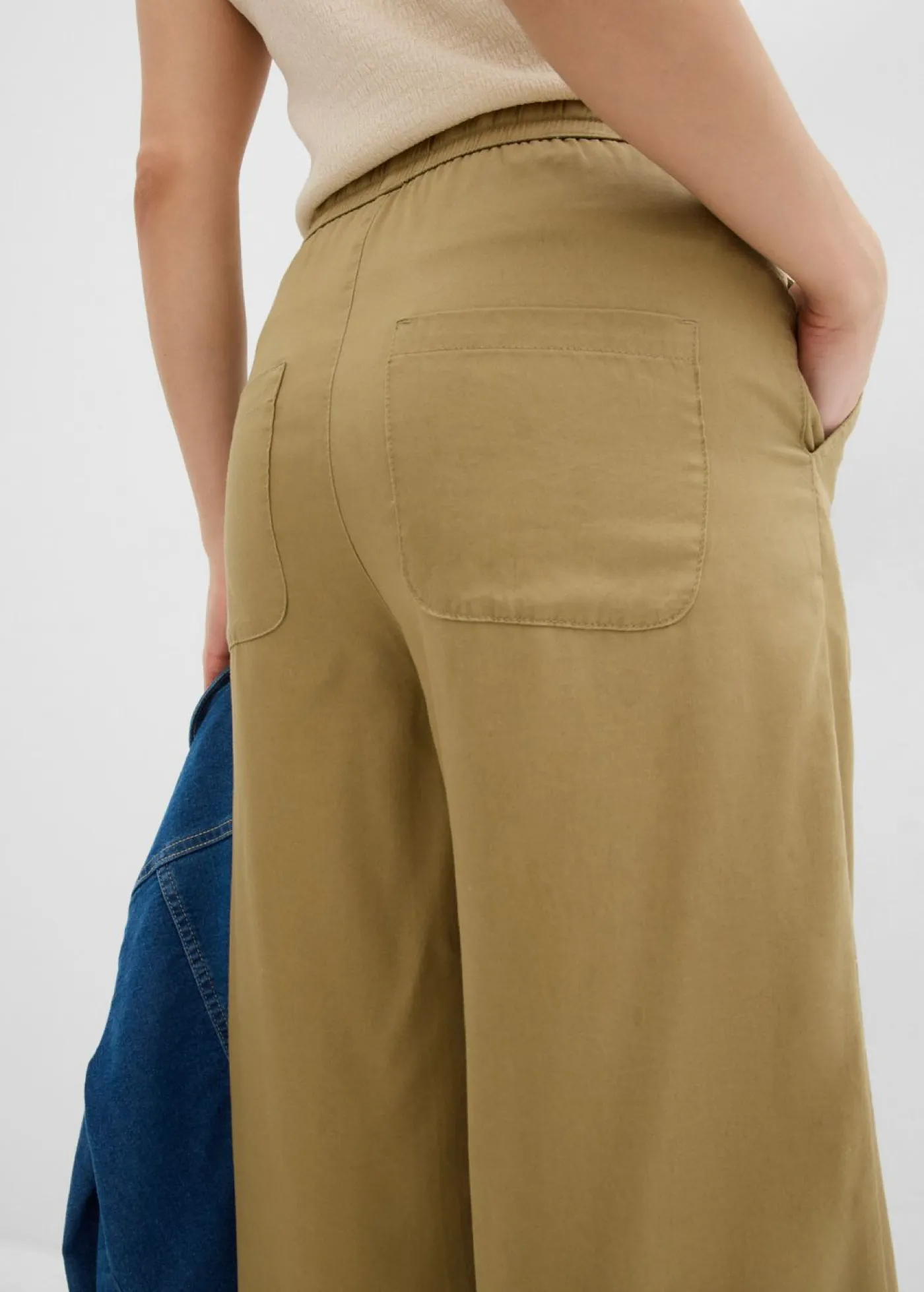 bonprix bonprix Pantalón sin cierre de lyocell 7/8 Marrón caqui Outlet