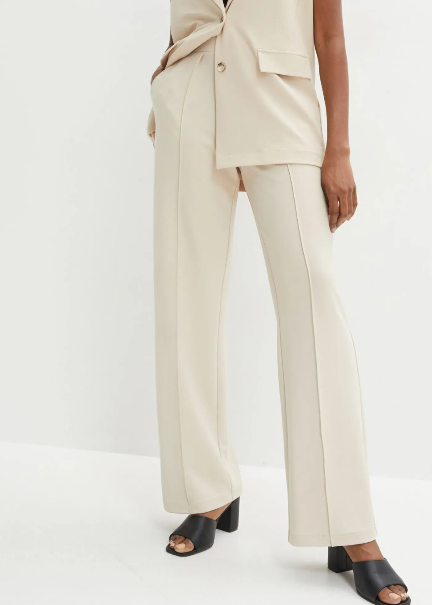 bonprix bonprix Pantalón sin cierre de tejido interlock resistente Arena claro Sale