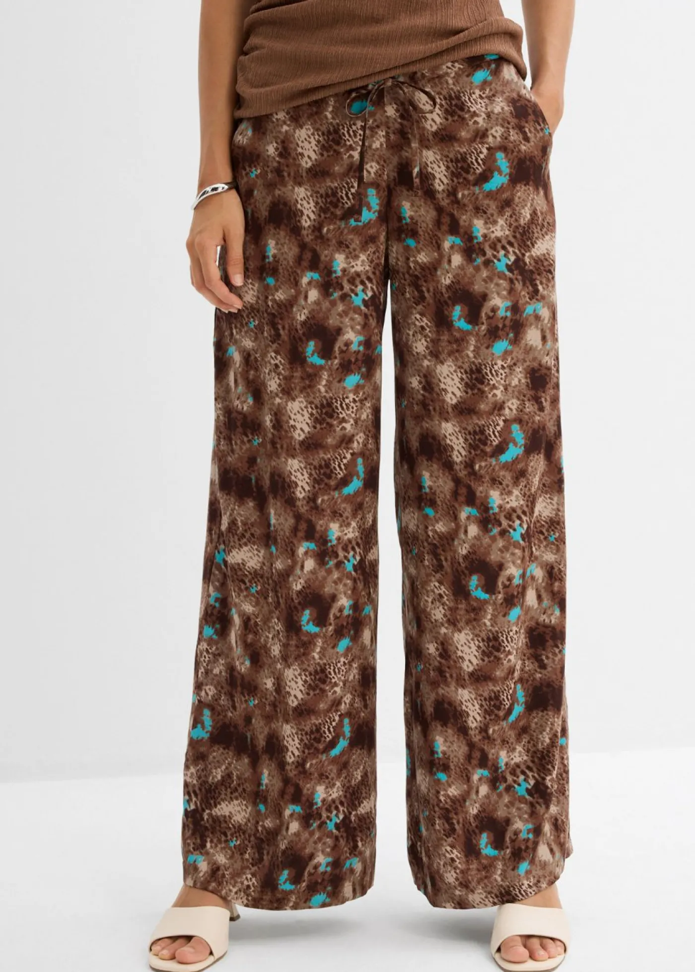 bonprix bonprix Pantalón sin cierre de viscosa fluida Marrón oscuro Discount