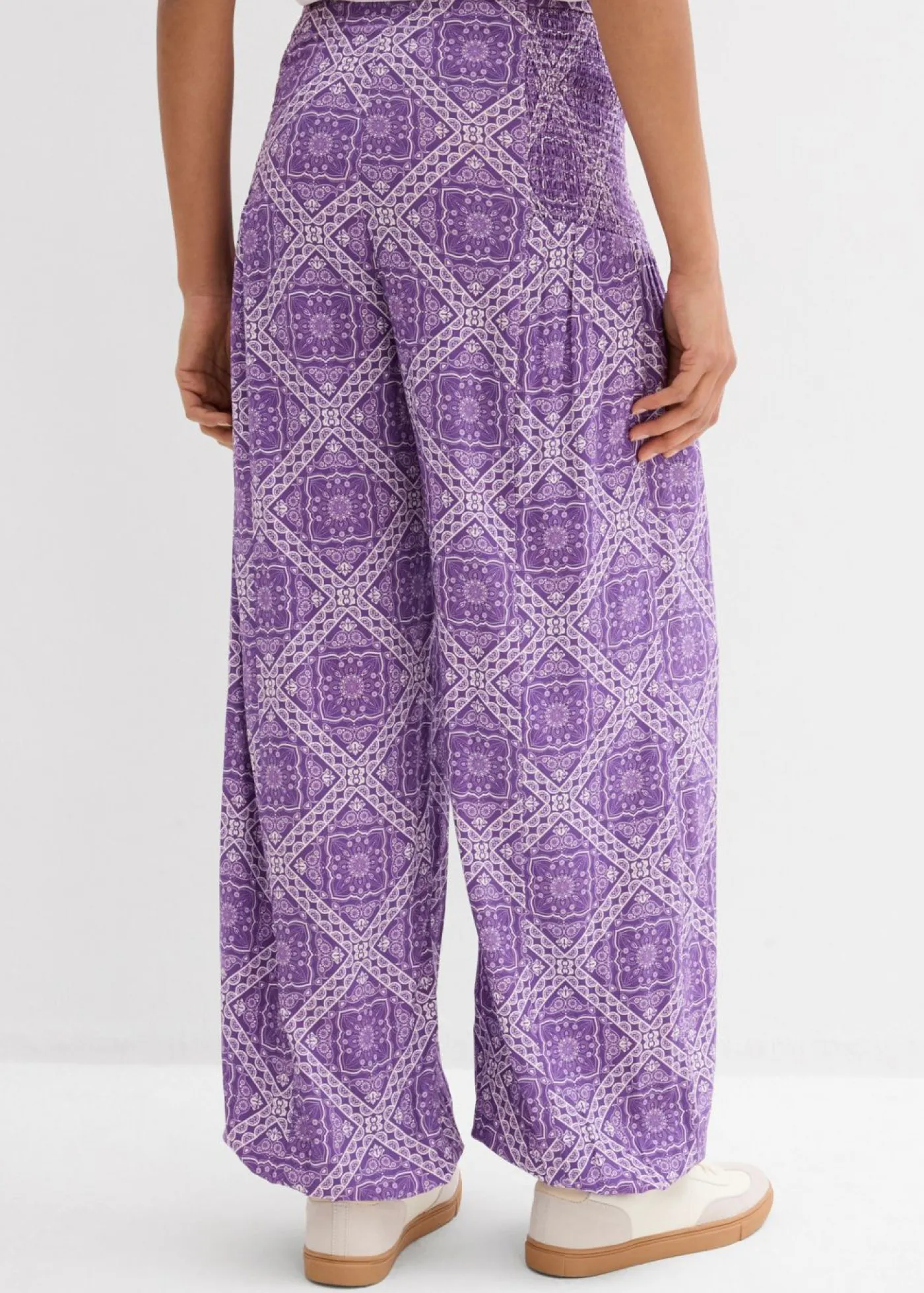 bonprix bonprix Pantalón sin cierre de viscosa fluida Lila oscuro-morado mate con estampado gráfico Hot