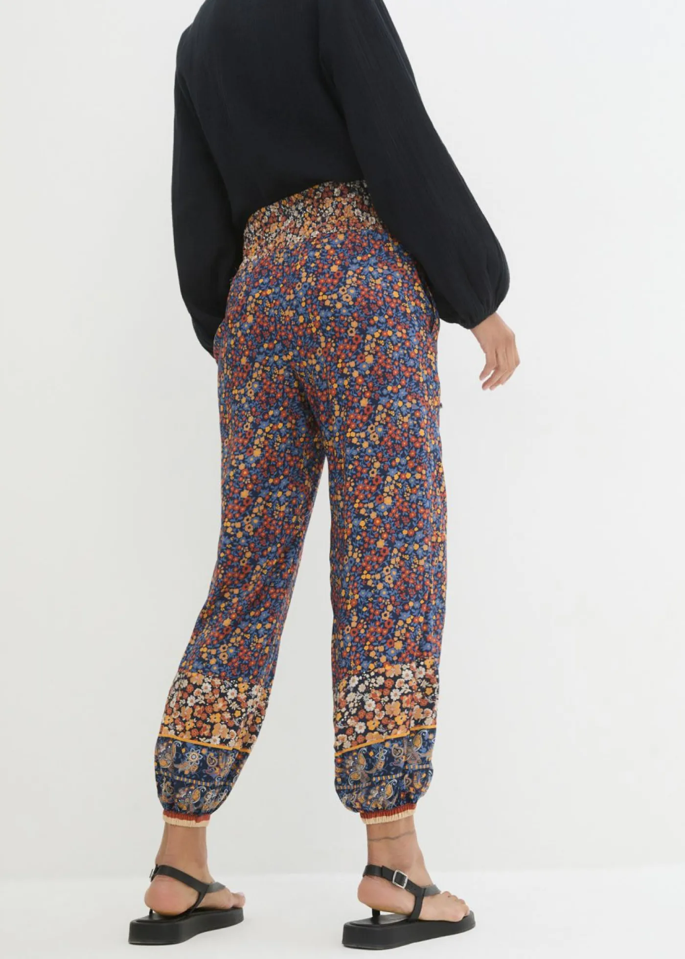 bonprix bonprix Pantalón sin cierre de viscosa fluida Azul marino con patrón paisley Outlet