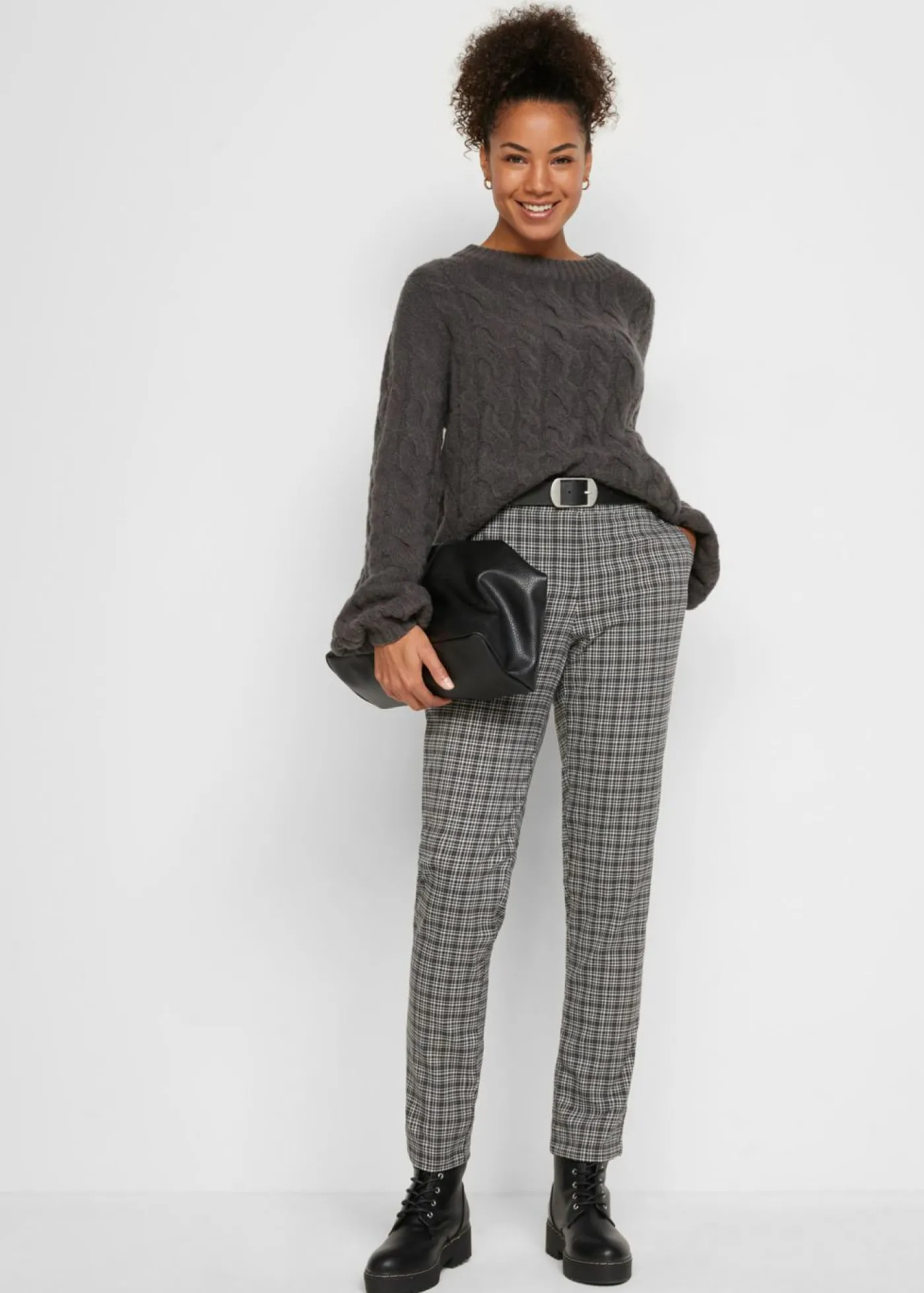 bonprix bonprix Pantalón sin cordones con estampado de cuadros negro a cuadros Discount