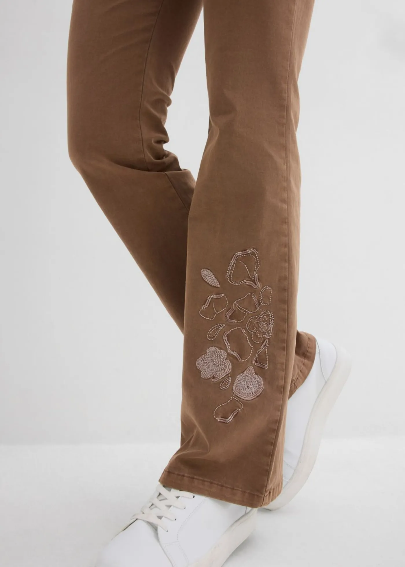 bonprix bonprix Pantalón tipo bootcut con bordado Marrón castaño New