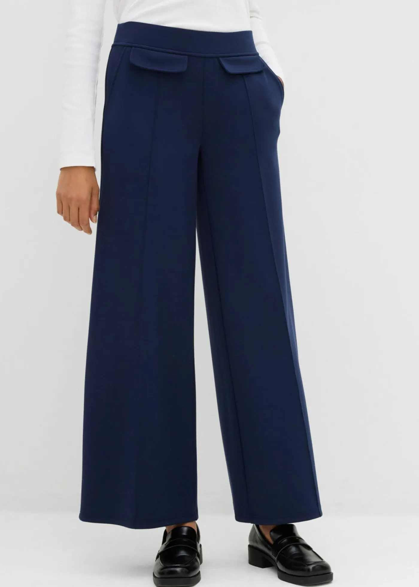 bonprix bonprix Pantalón tipo bootcut de mezcla de viscosa ligeramente brillante Azul marino Clearance