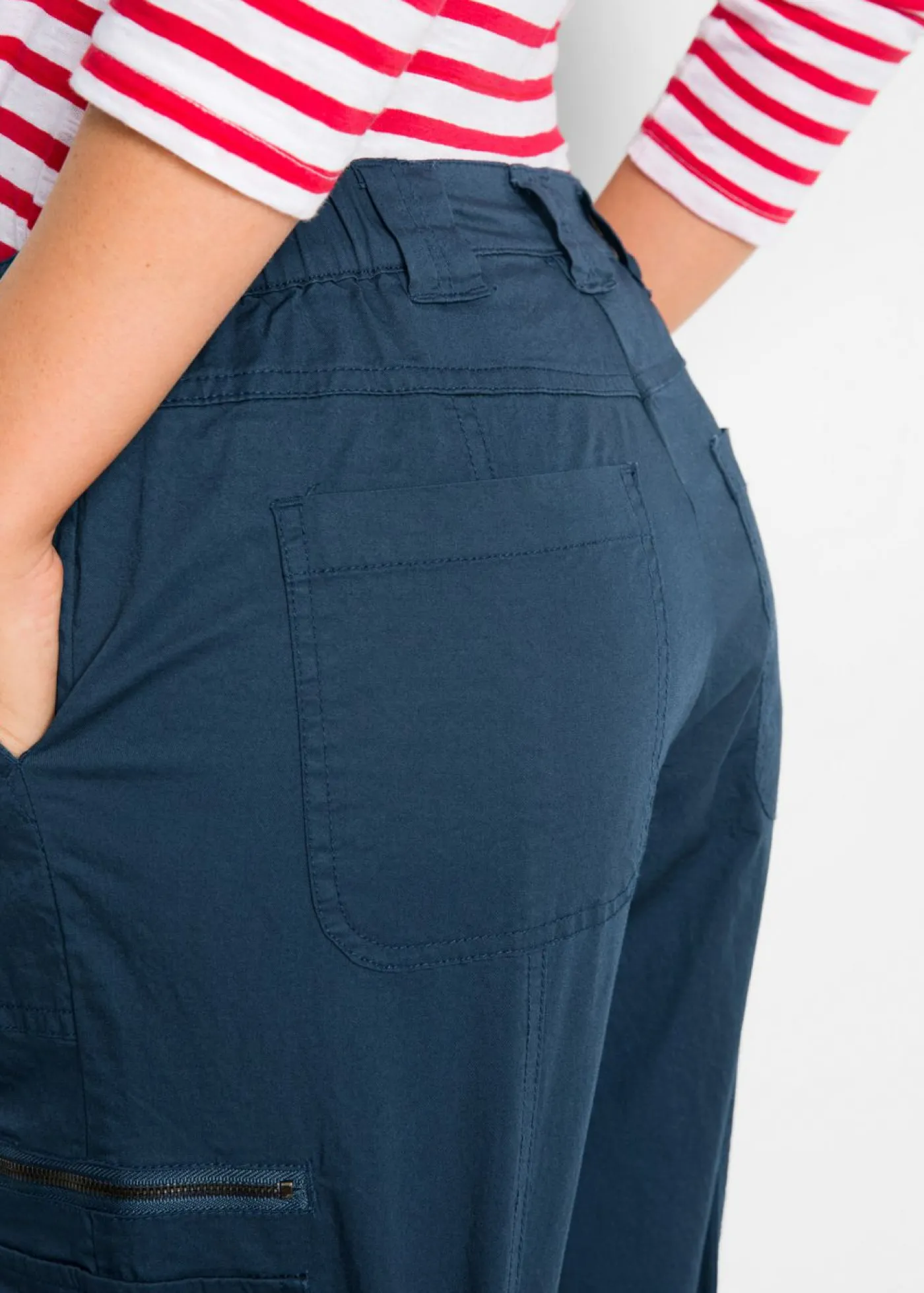 bonprix bonprix Pantalón tipo cargo de algodón, mid waist Azul marino New