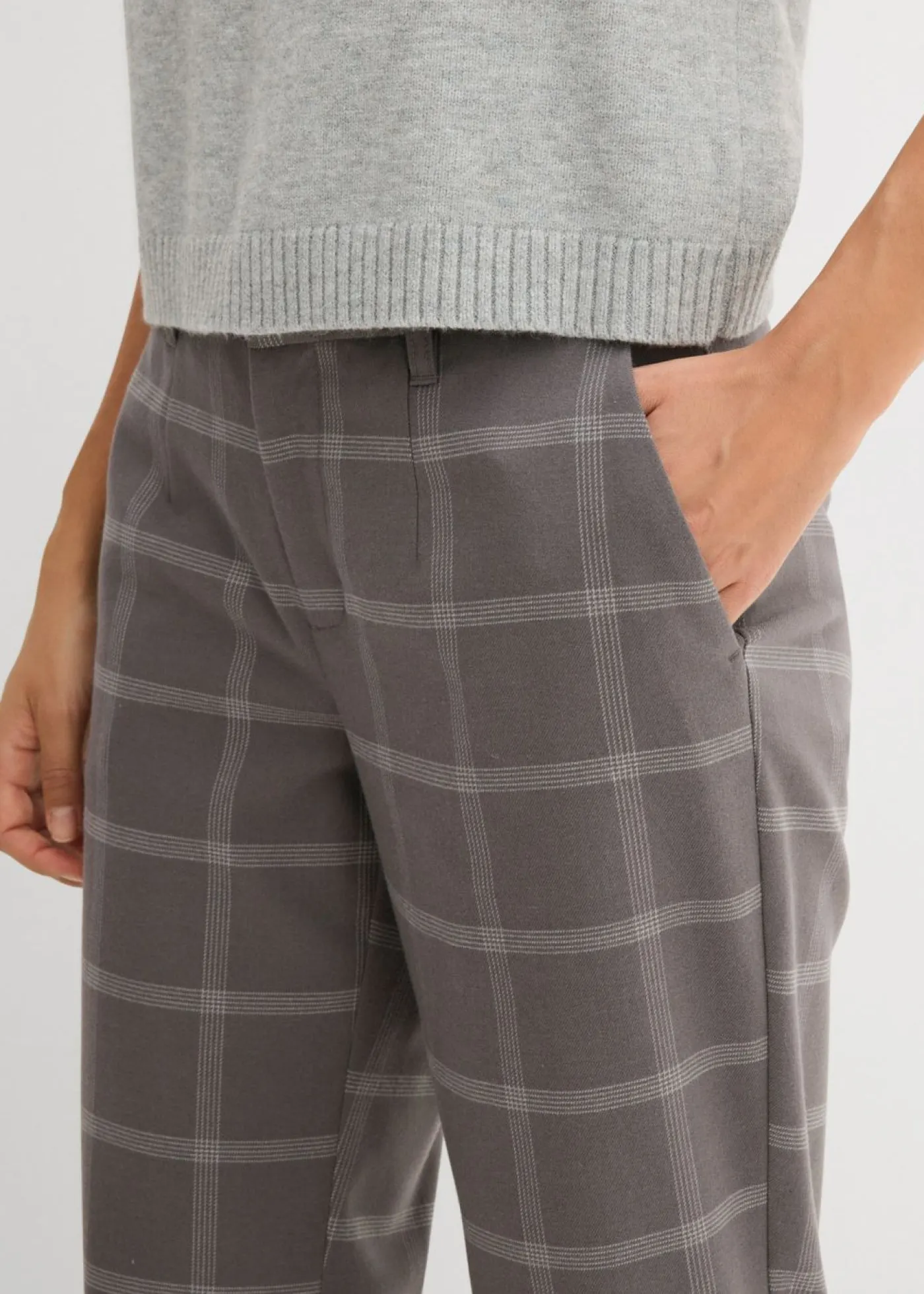 bonprix bonprix Pantalón tipo chino de cuadros gris ahumado a cuadros Online