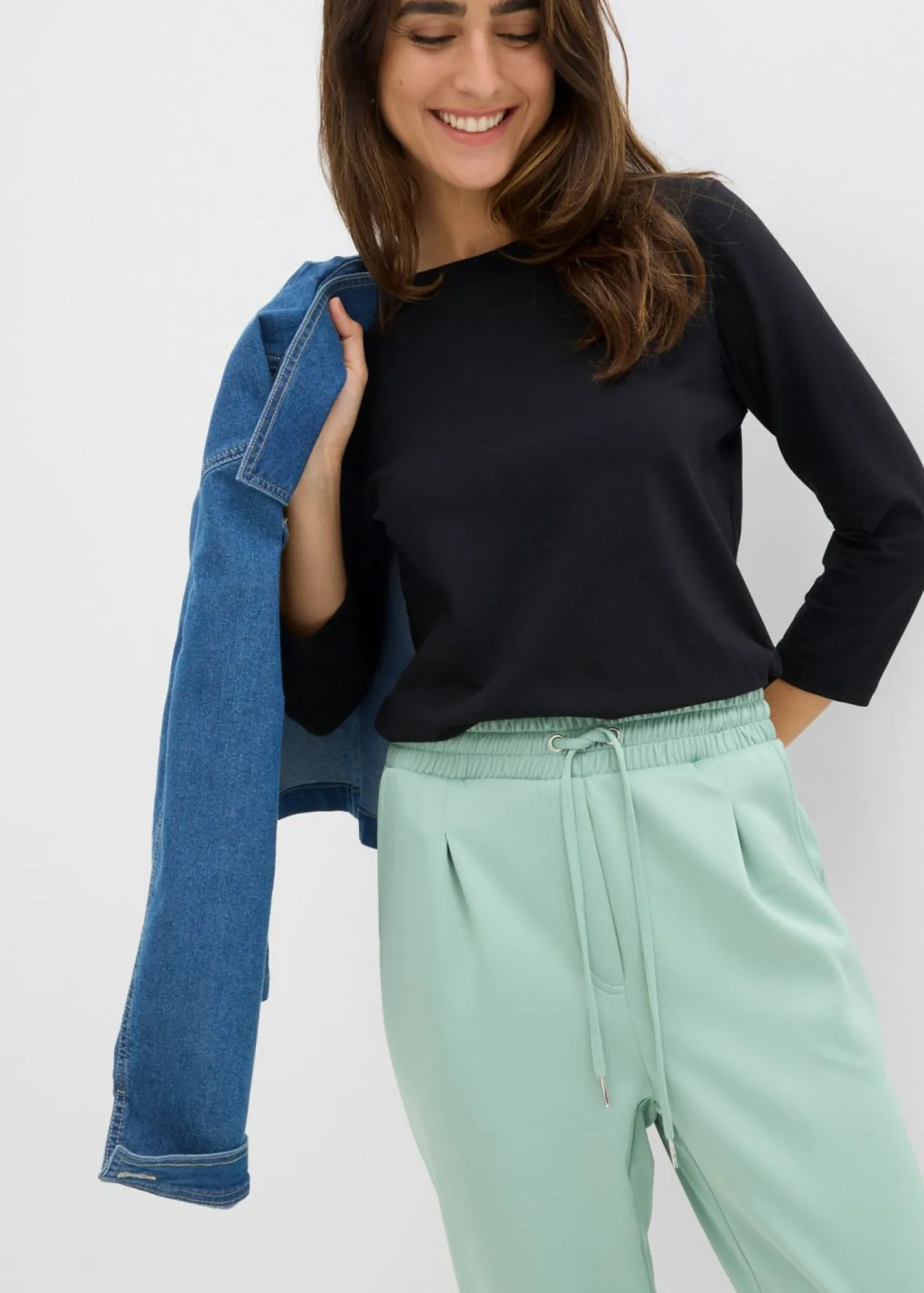 bonprix bonprix Pantalón tipo chino de neopreno Verde pastel Clearance
