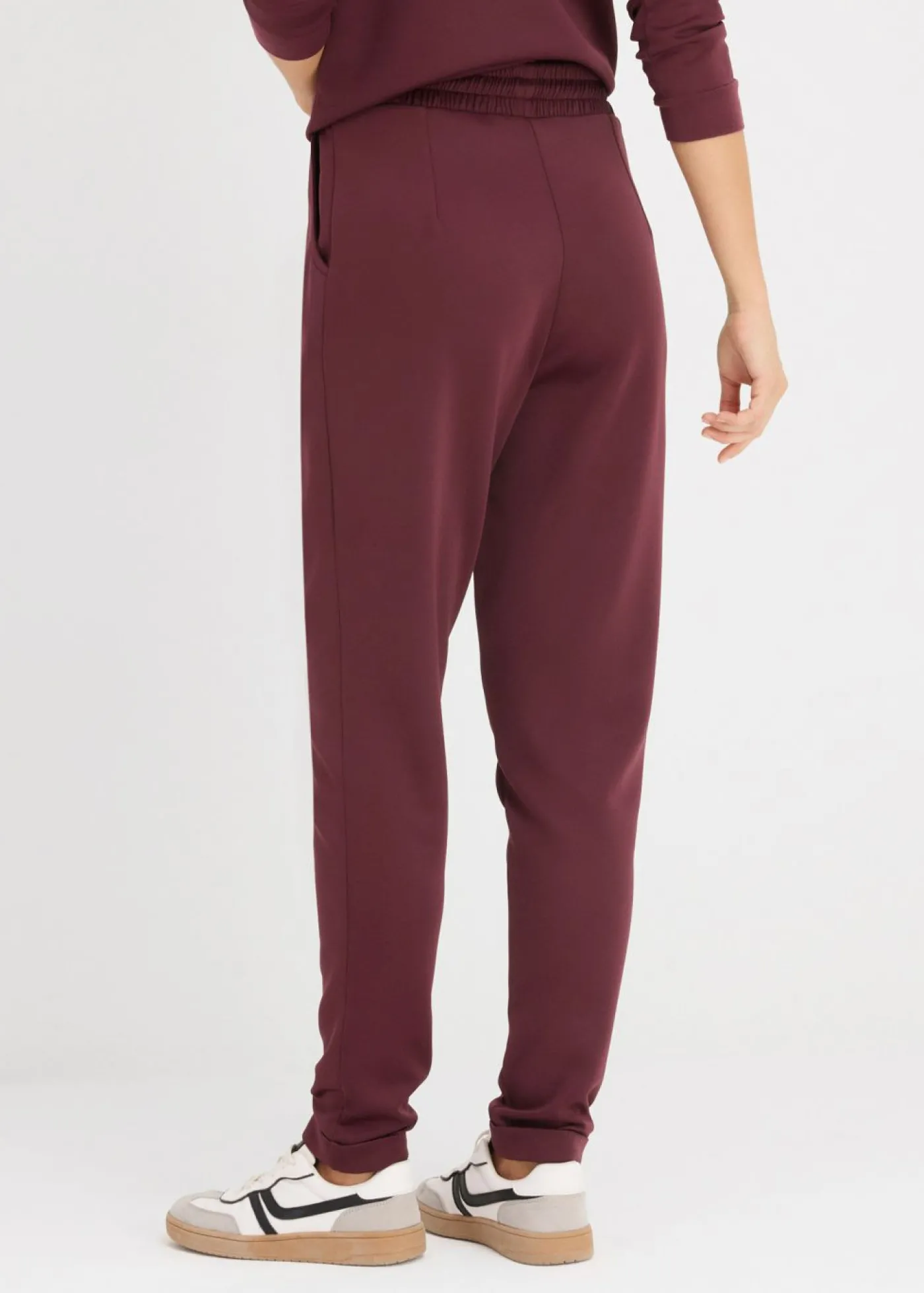 bonprix bonprix Pantalón tipo chino de neopreno rojo burdeos Hot