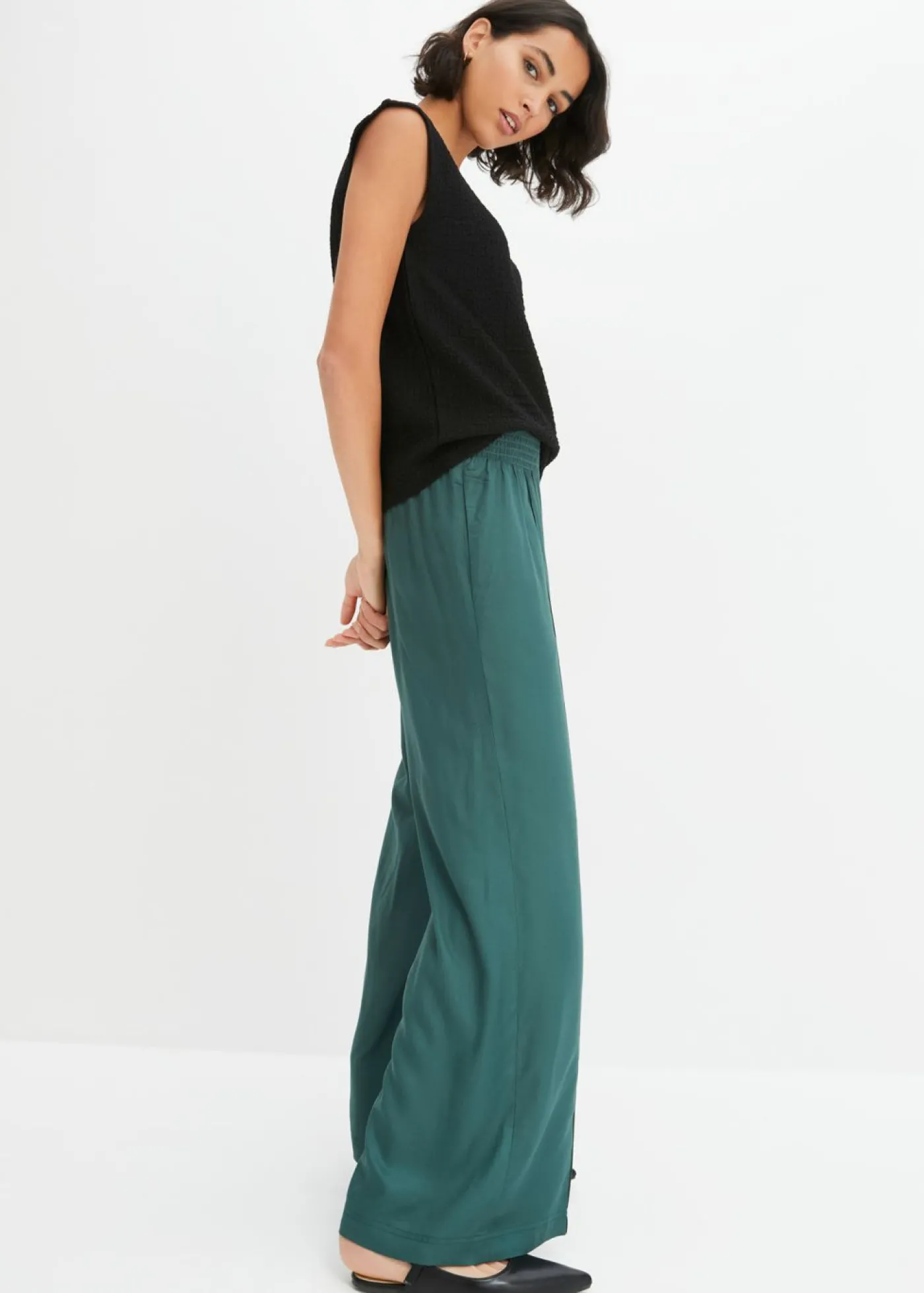 bonprix bonprix Pantalones slip-on de crepé de viscosa fluido verde mate Outlet