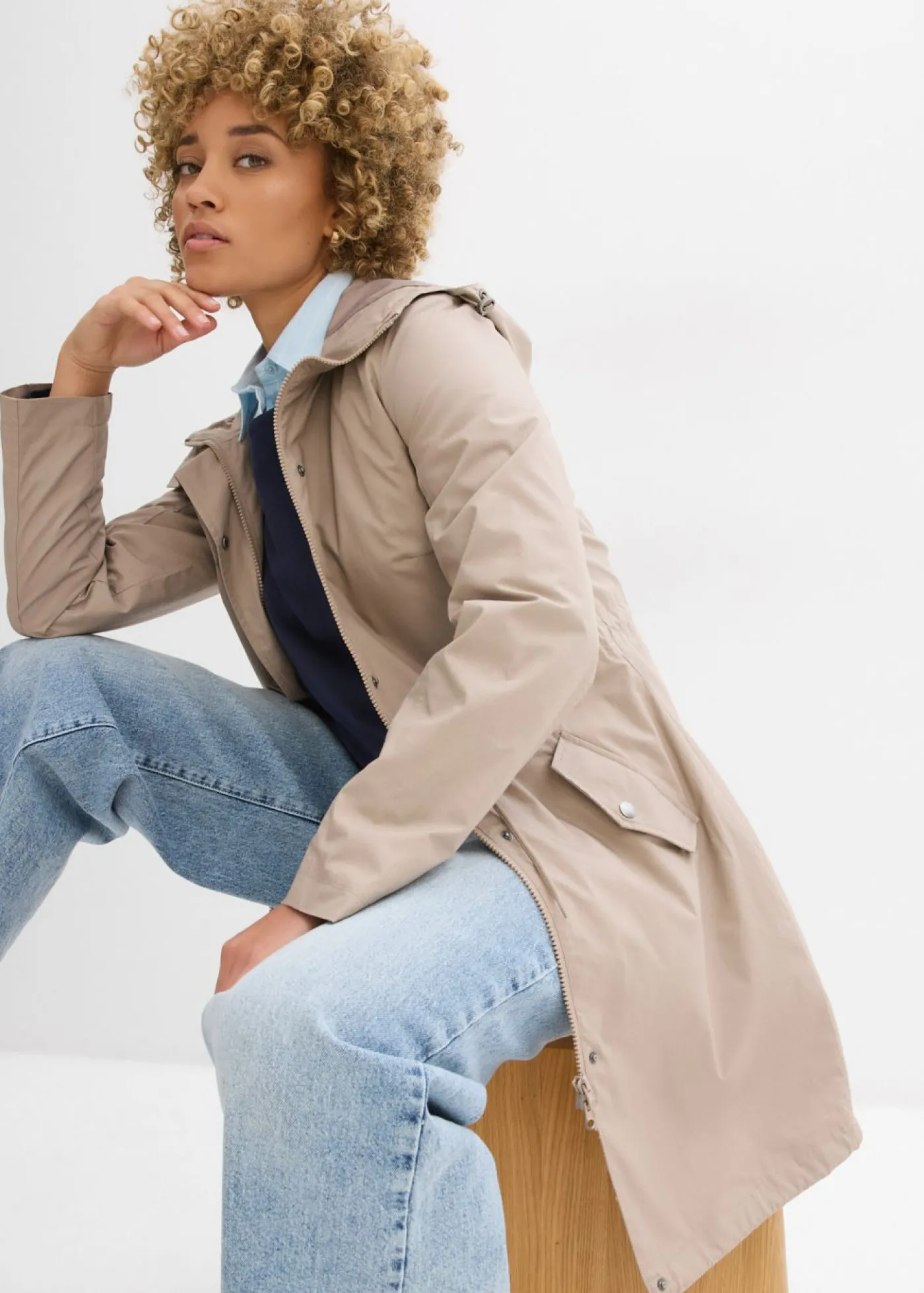 bonprix bonprix Parka con capucha Marrón grisáceo Online