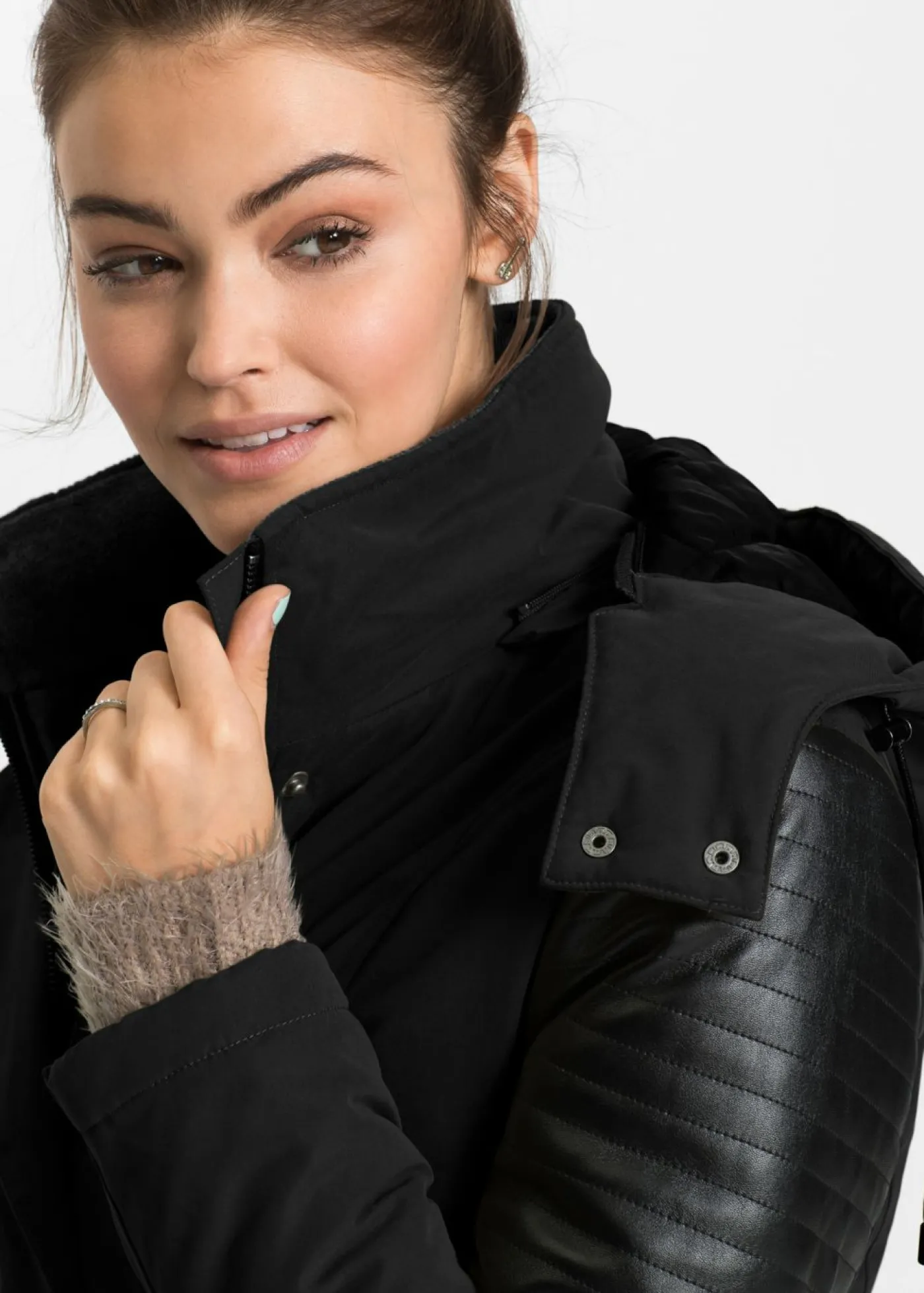 bonprix bonprix Parka larga con inserciones de piel sintética Negro Sale