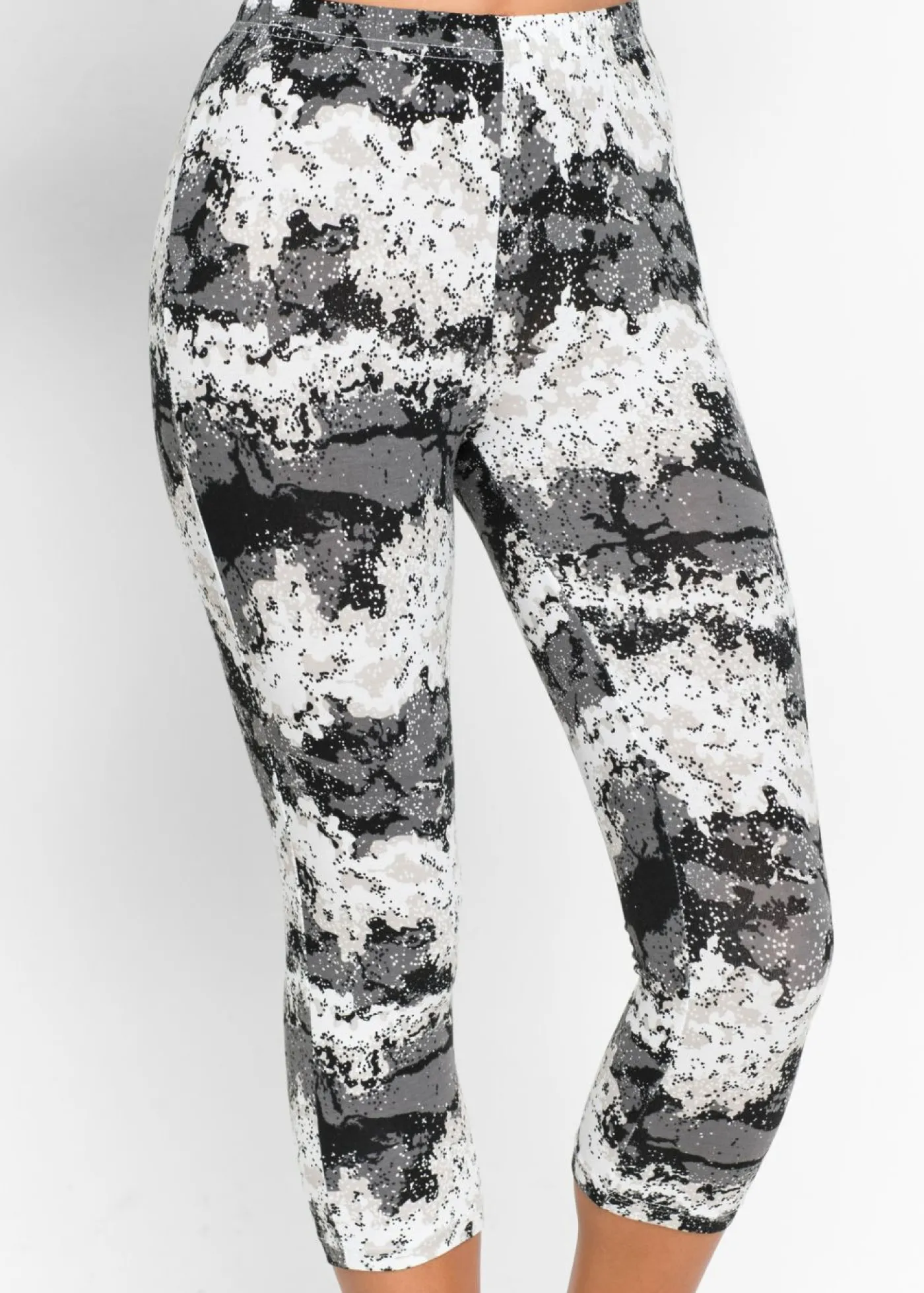bonprix bonprix Pijama capri con mangas cortas Negro