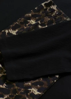 bonprix bonprix Pijama con camiseta de canalé y pantalón ancho estampado leo negro Hot