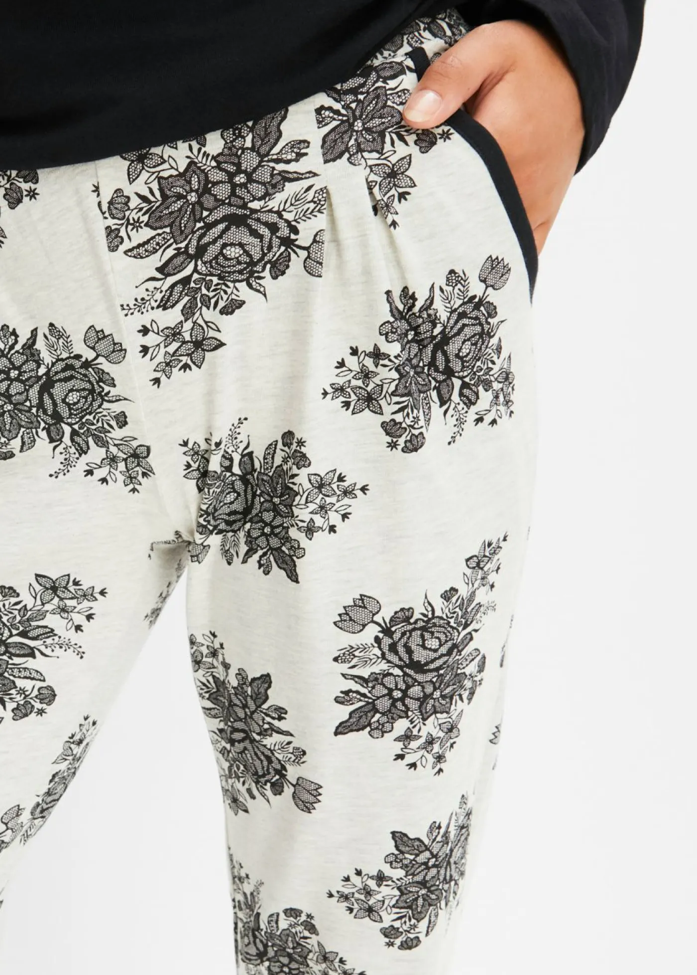 bonprix bonprix Pijama con encaje discreto Negro-natural jaspeado de flores Discount