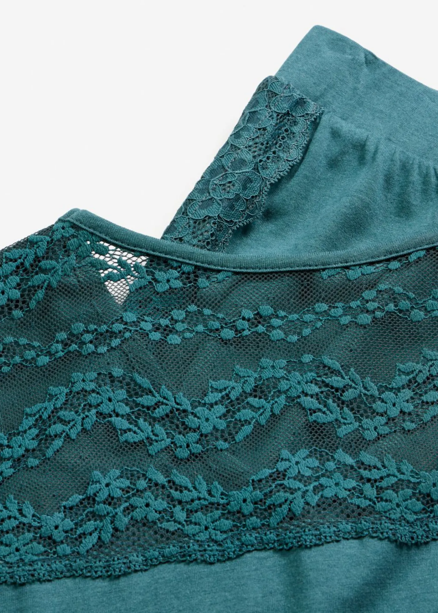 bonprix bonprix Pijama con viscosa y encaje verde pimiento Outlet