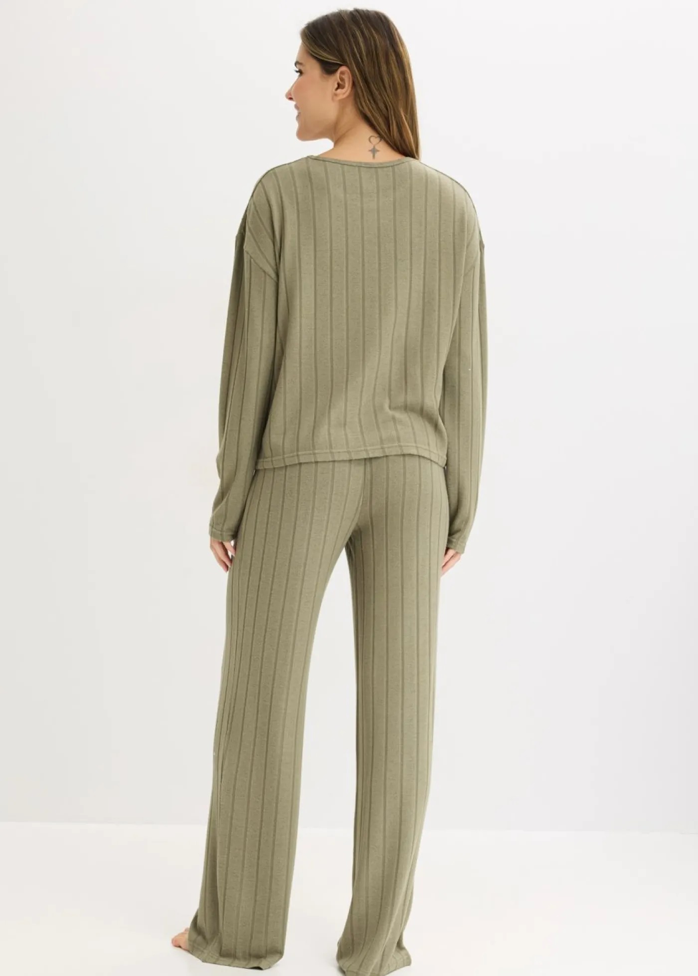 bonprix bonprix Pijama de canalé suave Verde oliva Outlet