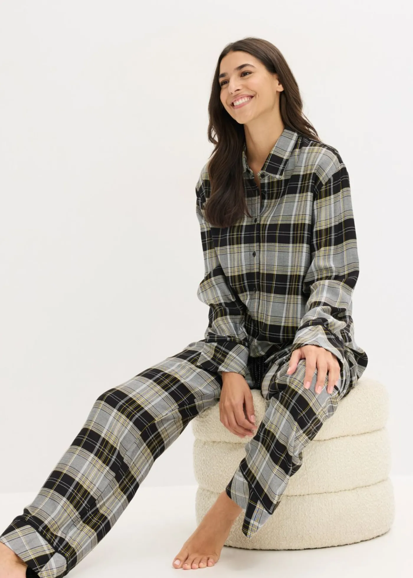 bonprix bonprix Pijama de franela Negro de cuadros