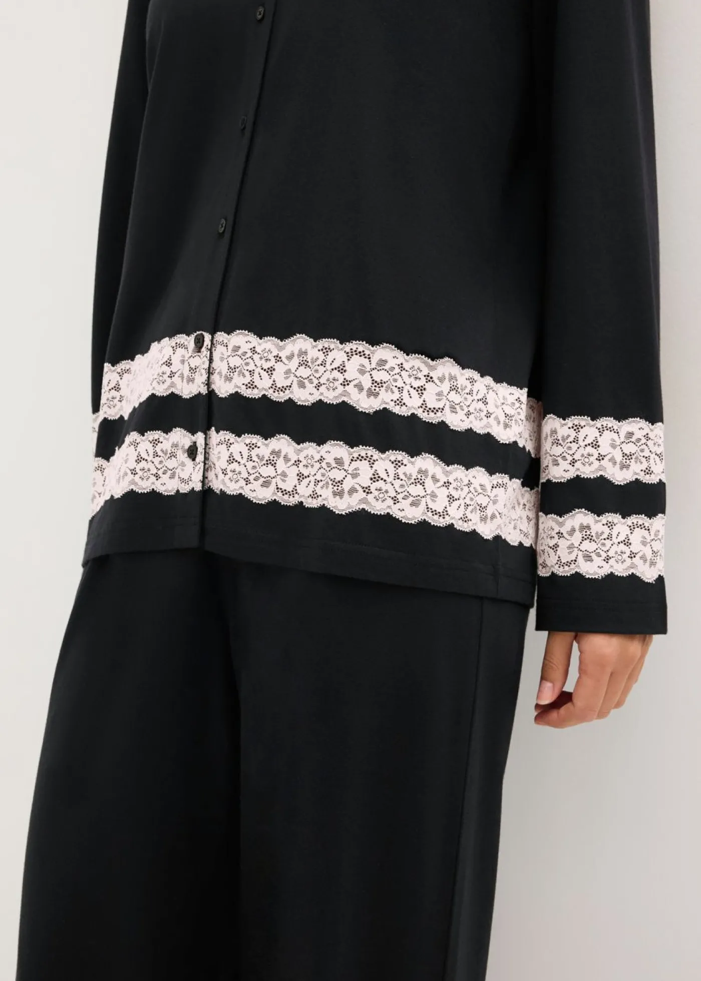 bonprix bonprix Pijama de suave mezcla de viscosa Negro-blanco lana Sale