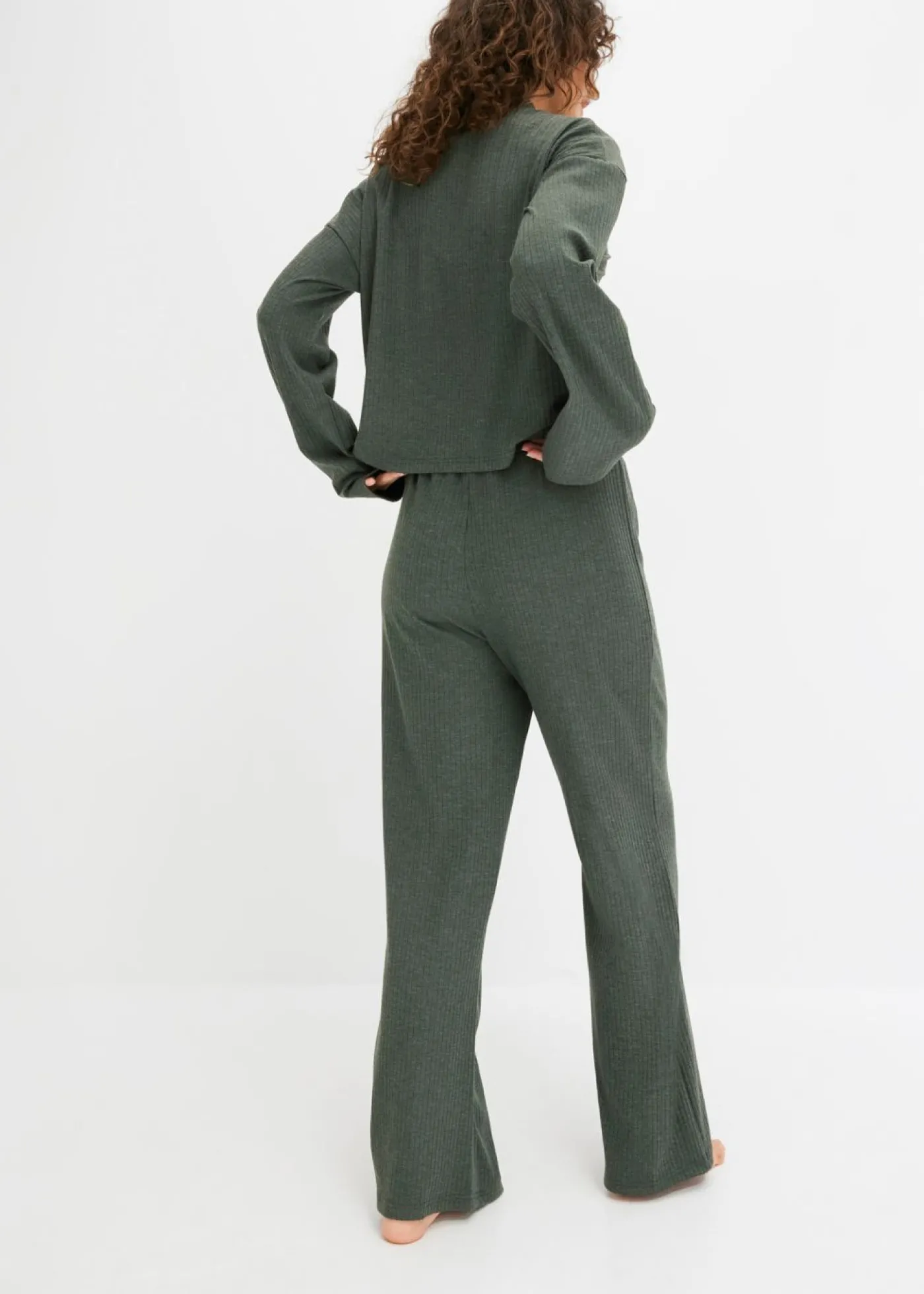 bonprix bonprix Pijama oversize de suave canalé verde oscuro moteado