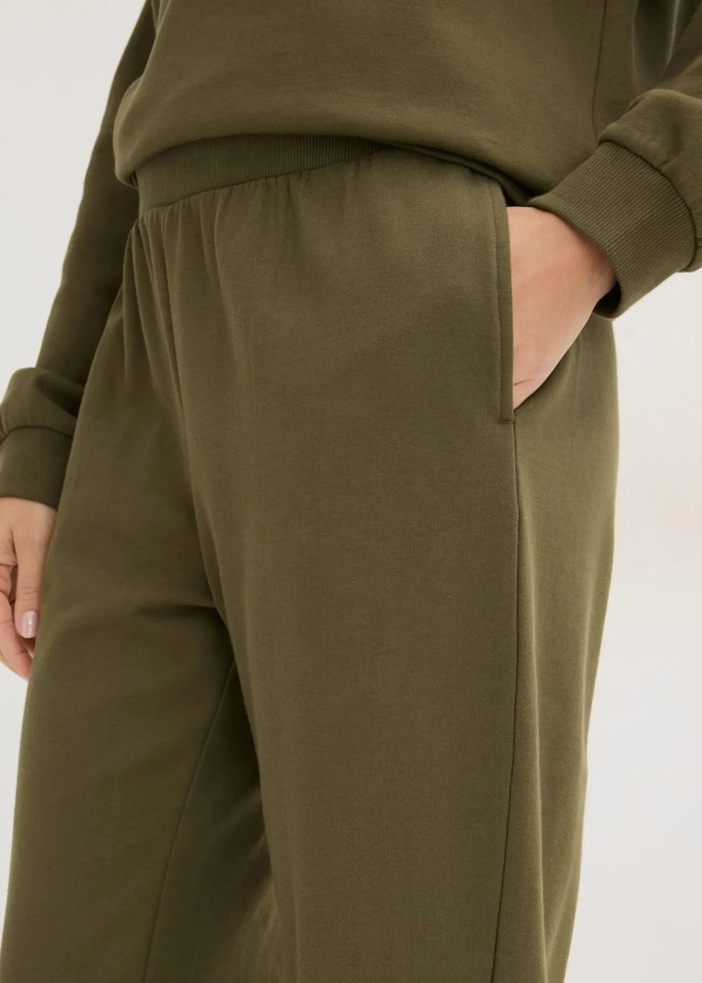 bonprix bonprix Pijama tipo chándal Verde oliva oscuro New