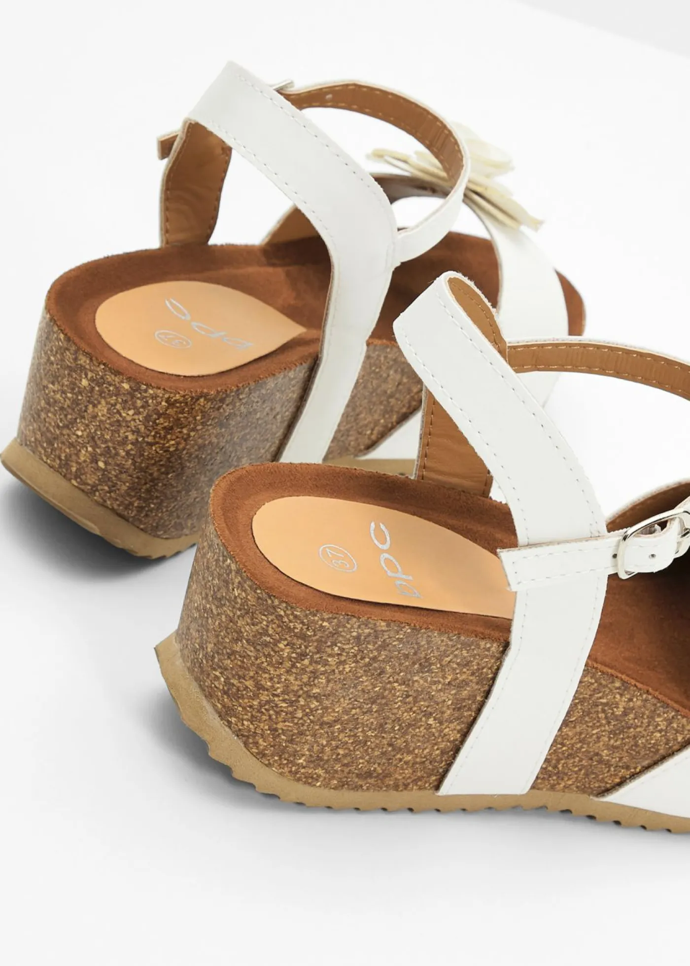 bonprix bonprix Sandalias de cuña Blanco Discount