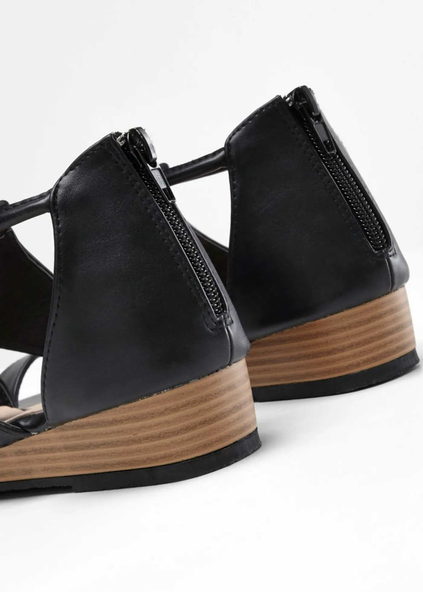 bonprix bonprix Sandalias de cuña Negro