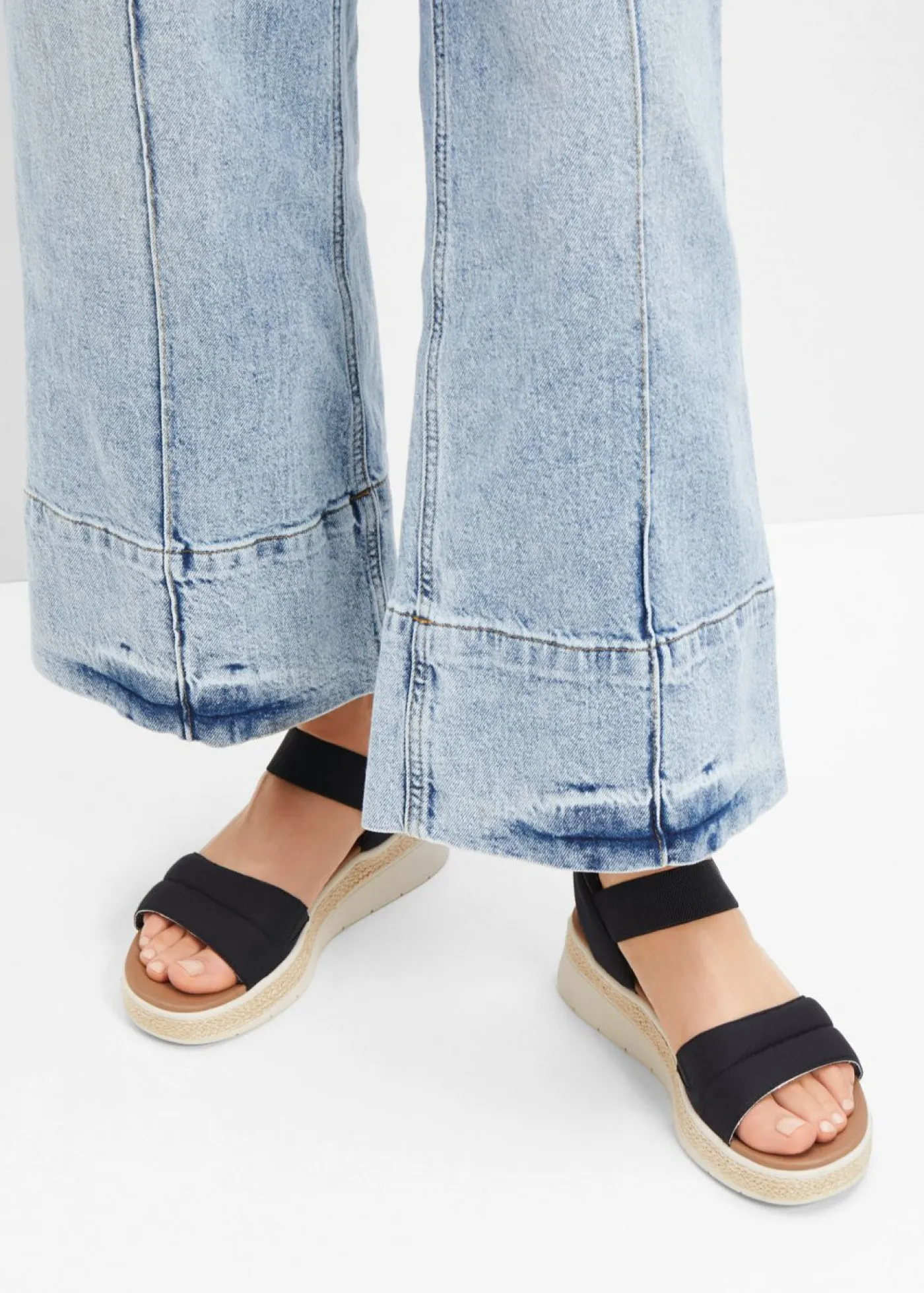 bonprix Skechers Sandalias de cuña sin cordones de Skechers Negro Discount