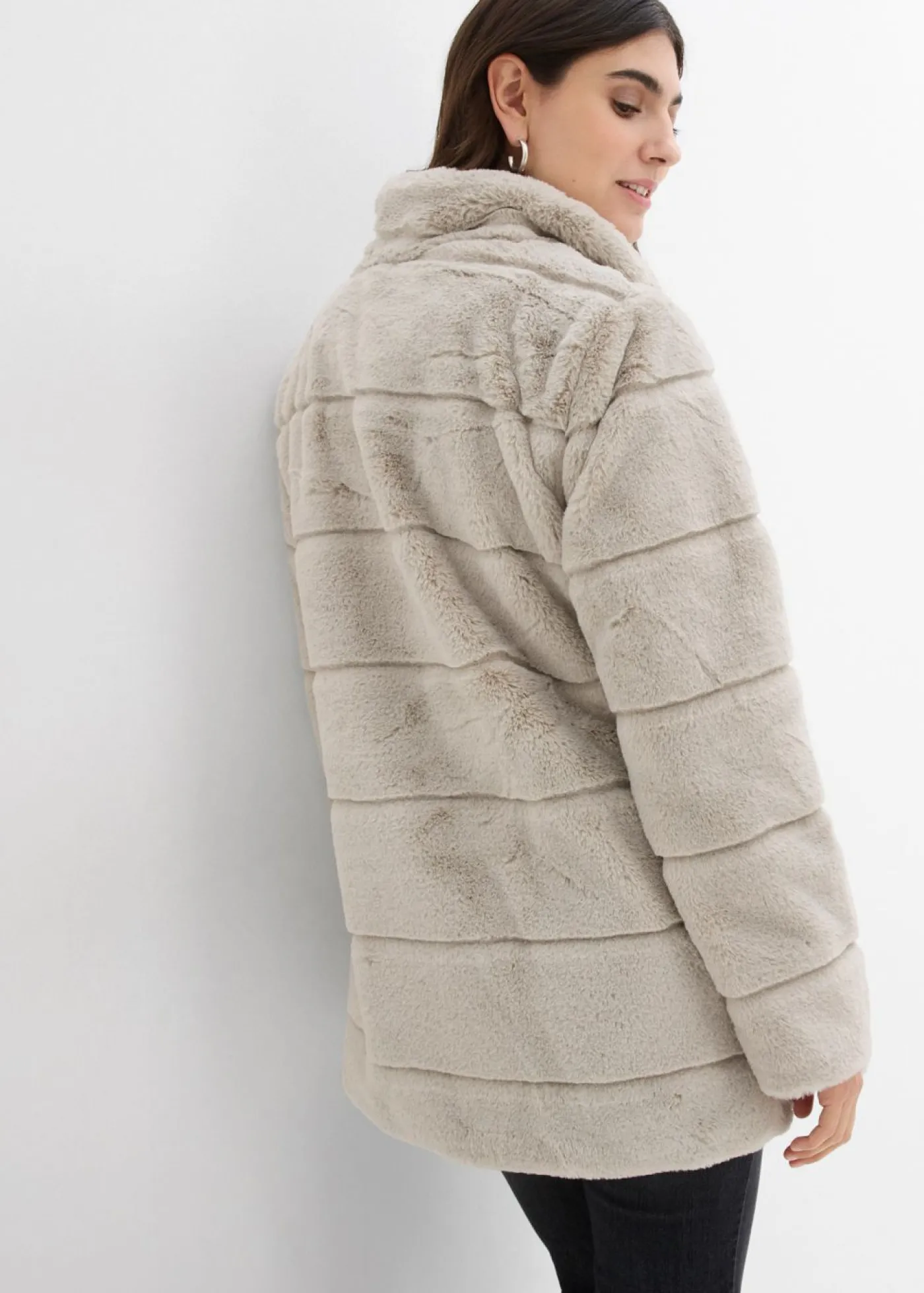 bonprix bonprix Suave chaqueta de pelo para durante y después del embarazo Gris claro Discount