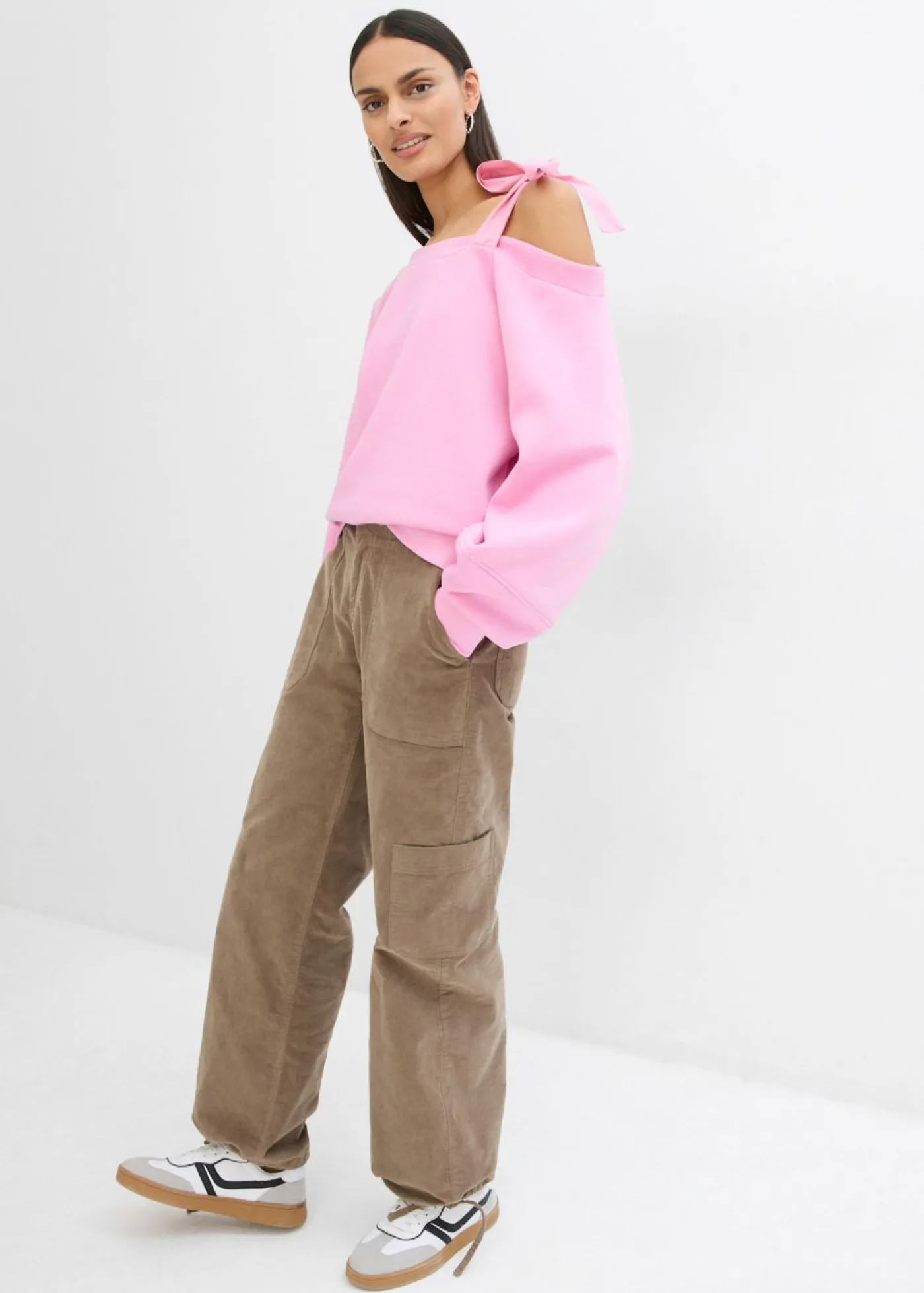 bonprix bonprix Sudadera ancha con un hombro al descubierto rosa orquídea Discount