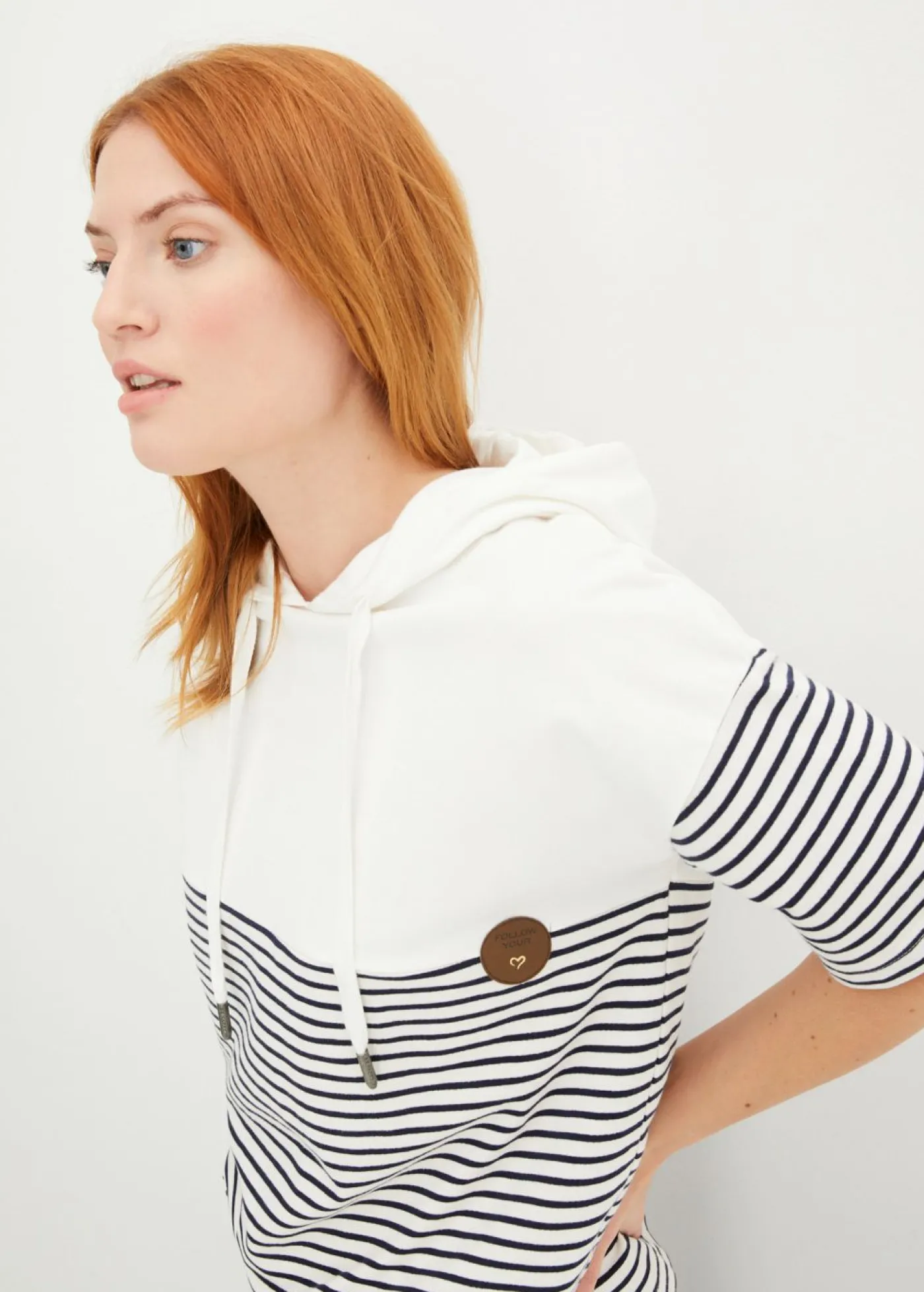 bonprix bonprix Sudadera con capucha Blanco lana-azul marino con rayas Clearance