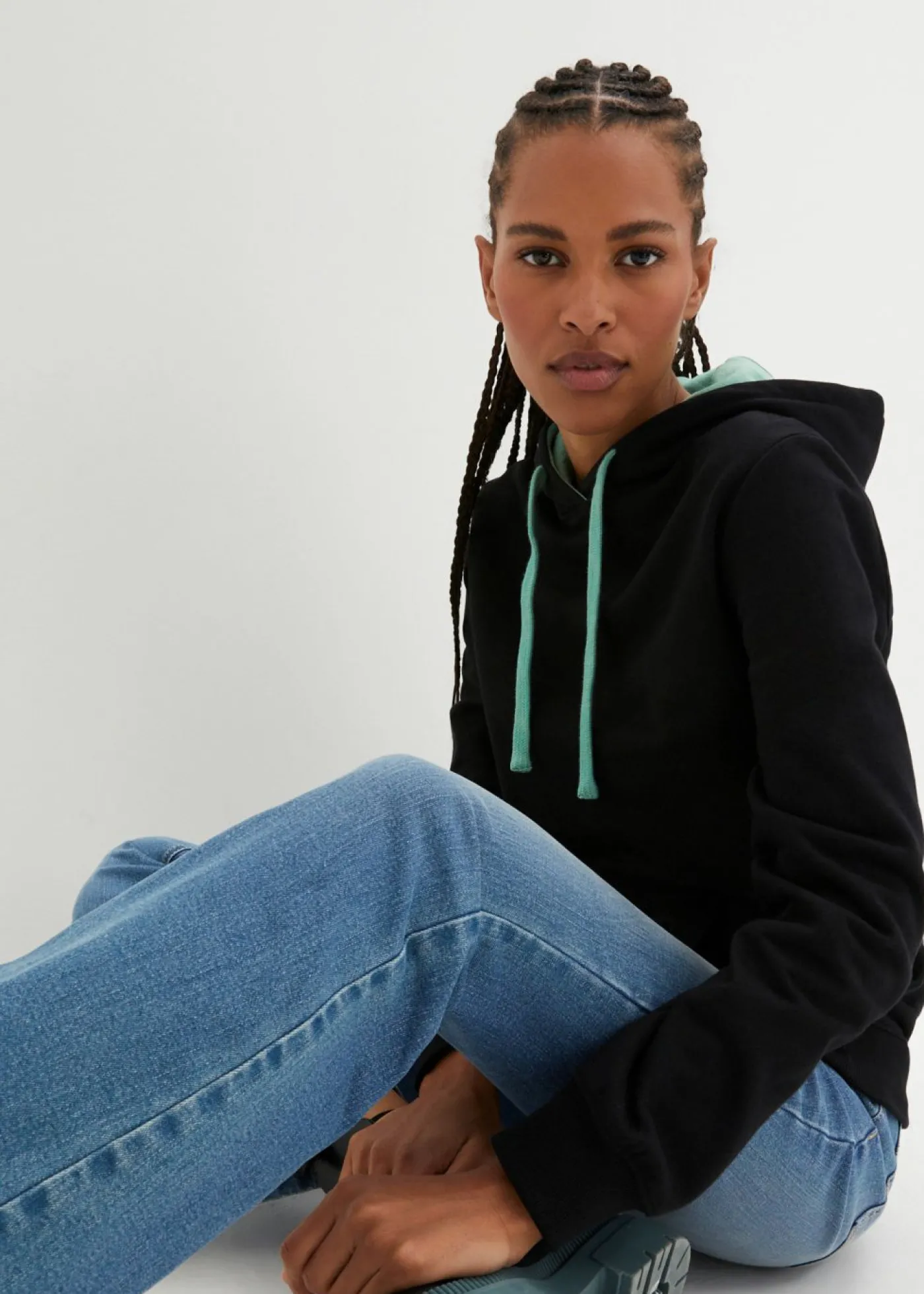 bonprix bonprix Sudadera con capucha de algodón orgánico negro/salvia Outlet
