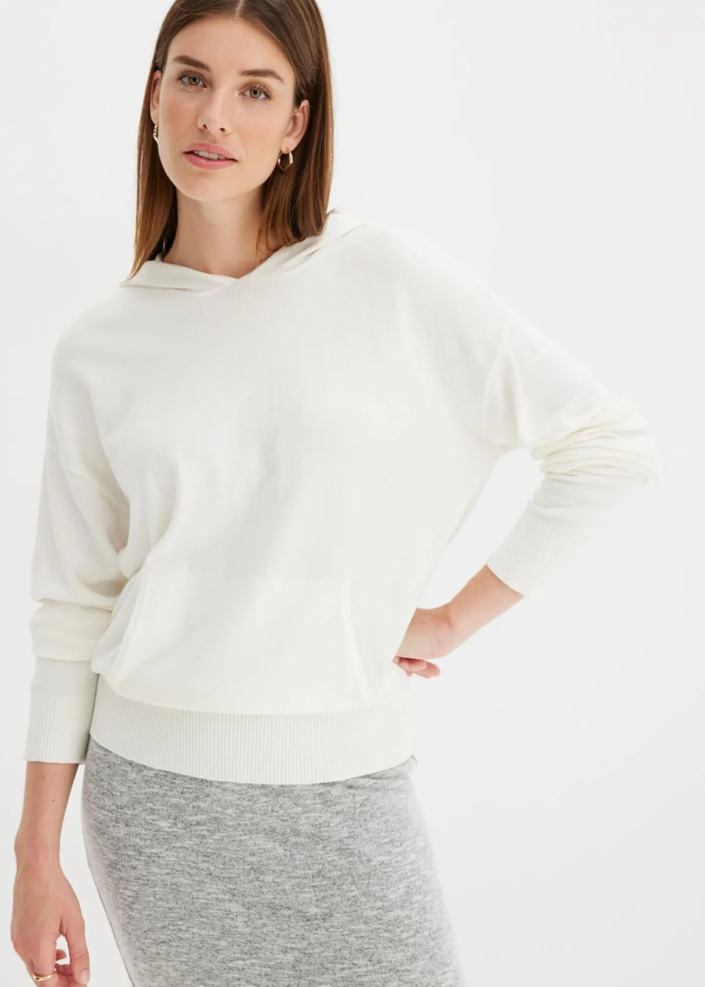 bonprix bonprix Sudadera con capucha de punto y bolsillo canguro en mezcla de viscosa Blanco lana Clearance