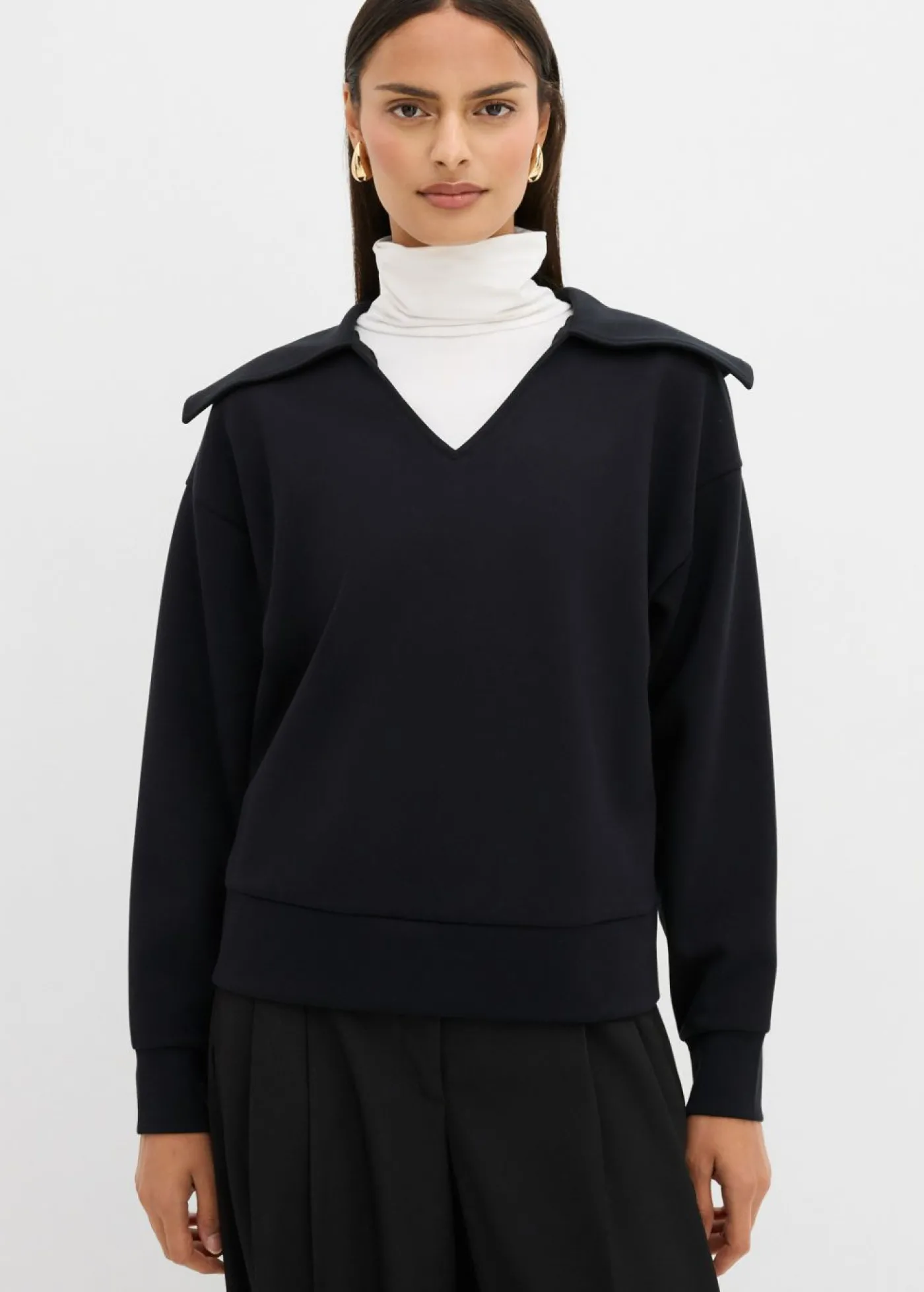 bonprix bonprix Sudadera de mezcla de viscosa con cuello ancho Negro