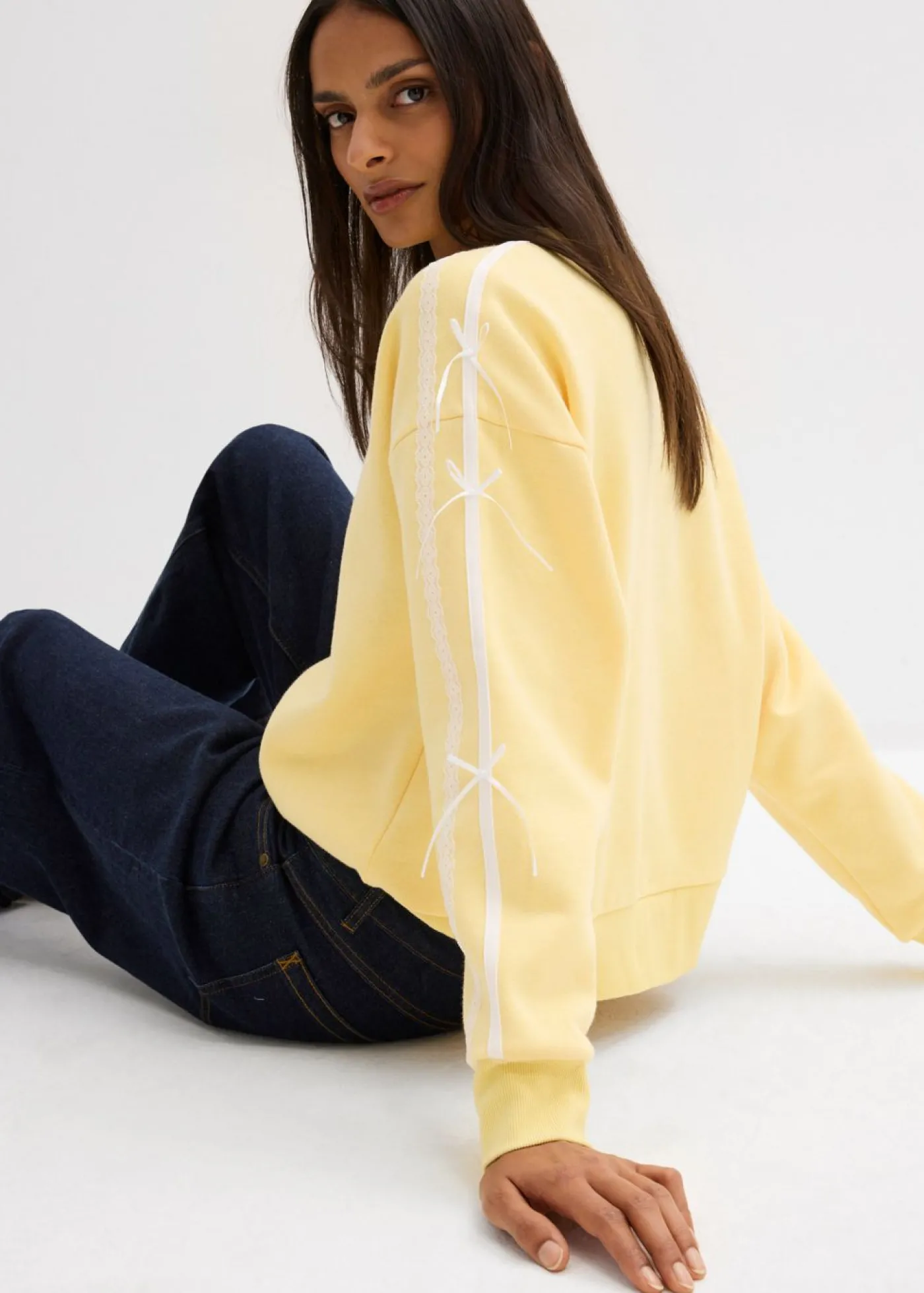 bonprix bonprix Sudadera oversize en suave mezcla de algodón Amarillo claro-blanco lana Discount