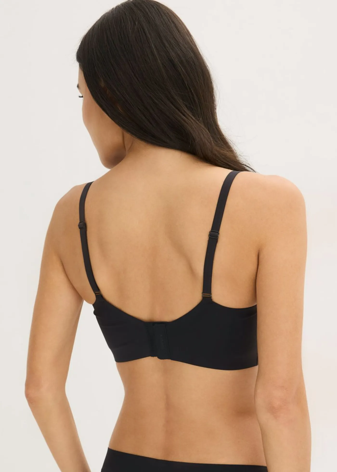 bonprix bonprix Sujetador acolchado de lactancia Feel Comfort sin aros con corte láser Negro Best