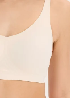 bonprix bonprix Sujetador acolchado Feel Comfort sin aros con corte láser Beige-arena