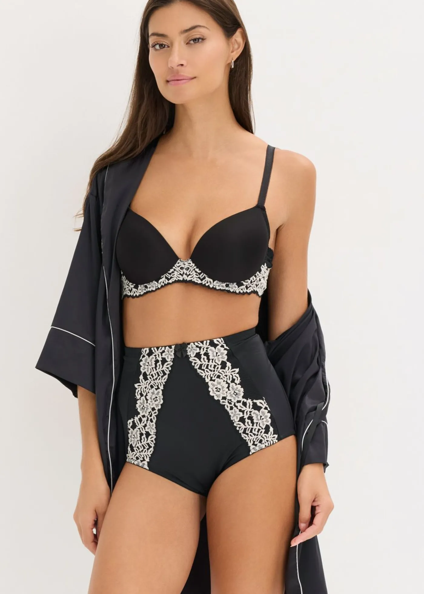 bonprix bonprix Sujetador con encaje bicolor Negro-blanco lana New