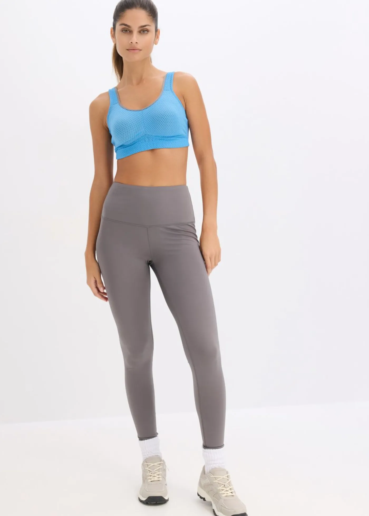 bonprix bonprix Sujetador deportivo con gran sujeción Gris granito/azul brillante Outlet
