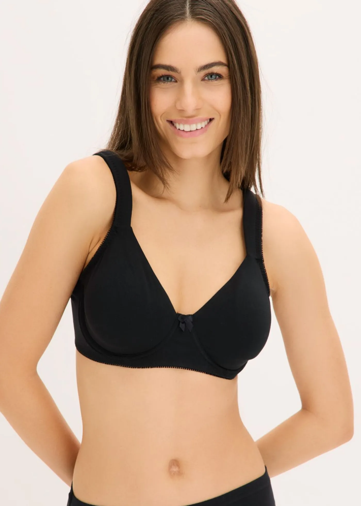 bonprix bonprix Sujetador reductor básico de algodón orgánico con aros (2 unidades) Negro-blanco New