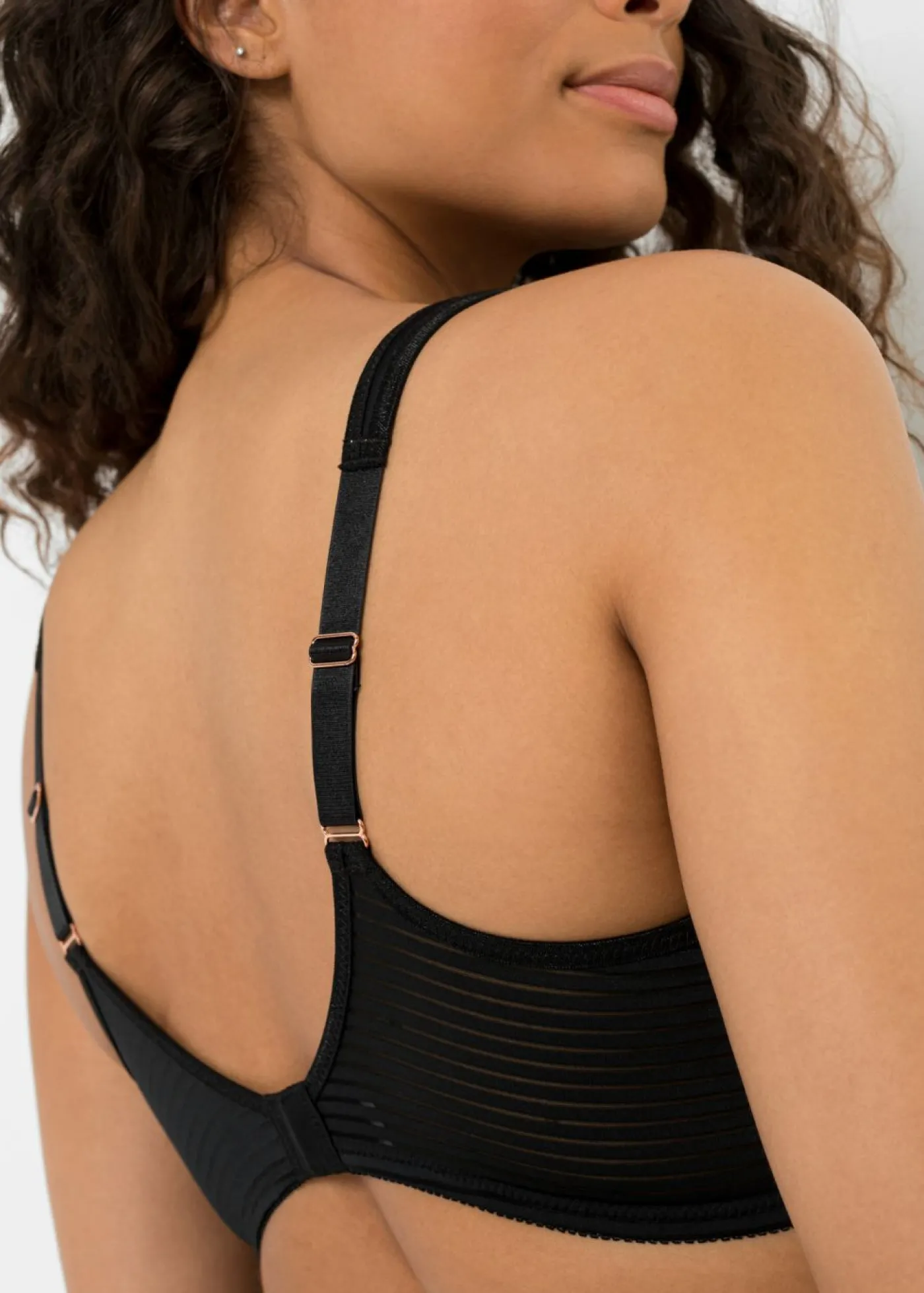 bonprix bonprix Sujetador reductor con tirantes acolchados Negro Clearance