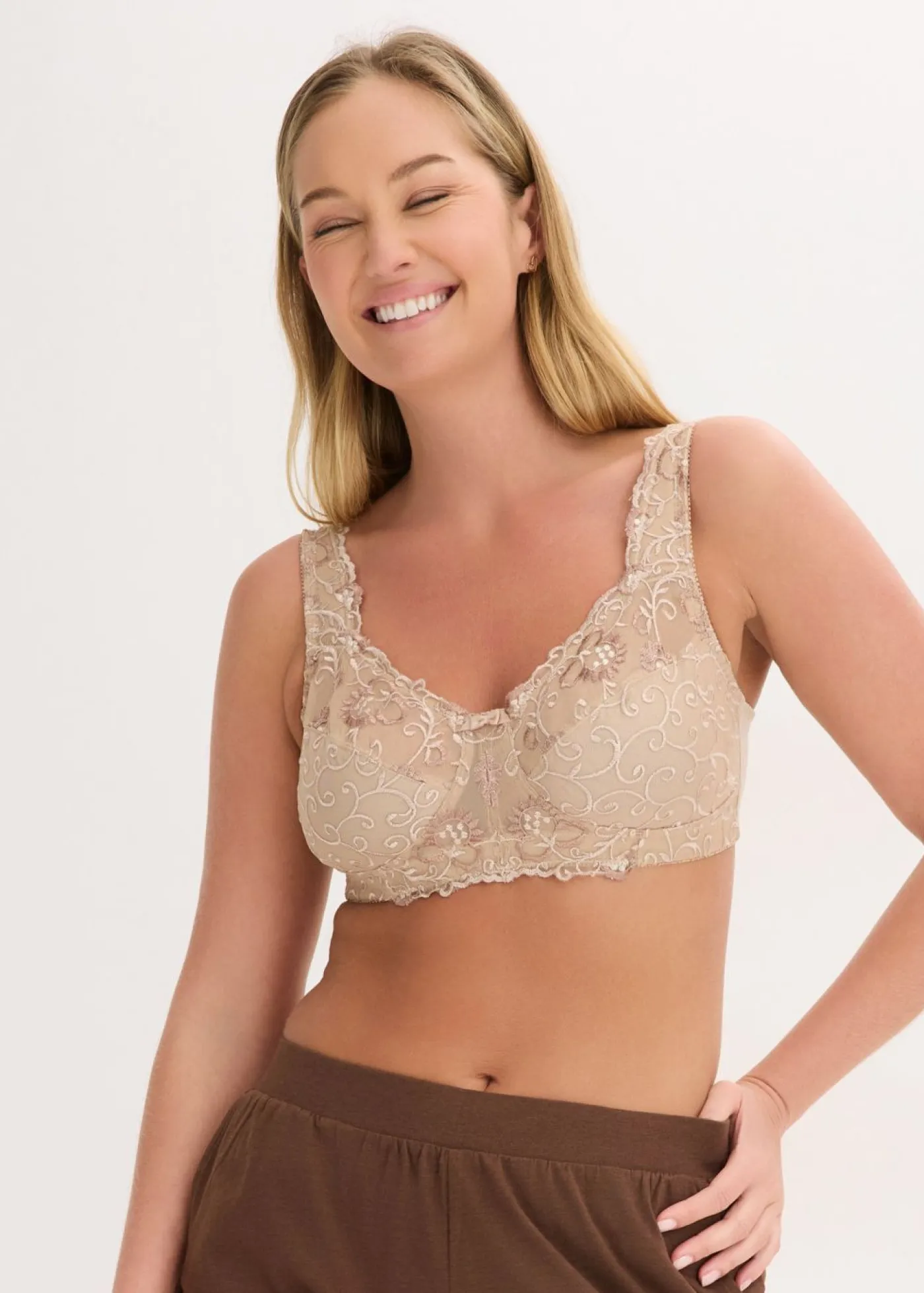 bonprix bonprix Sujetador reductor sin aros con tirantes acolchados Nude