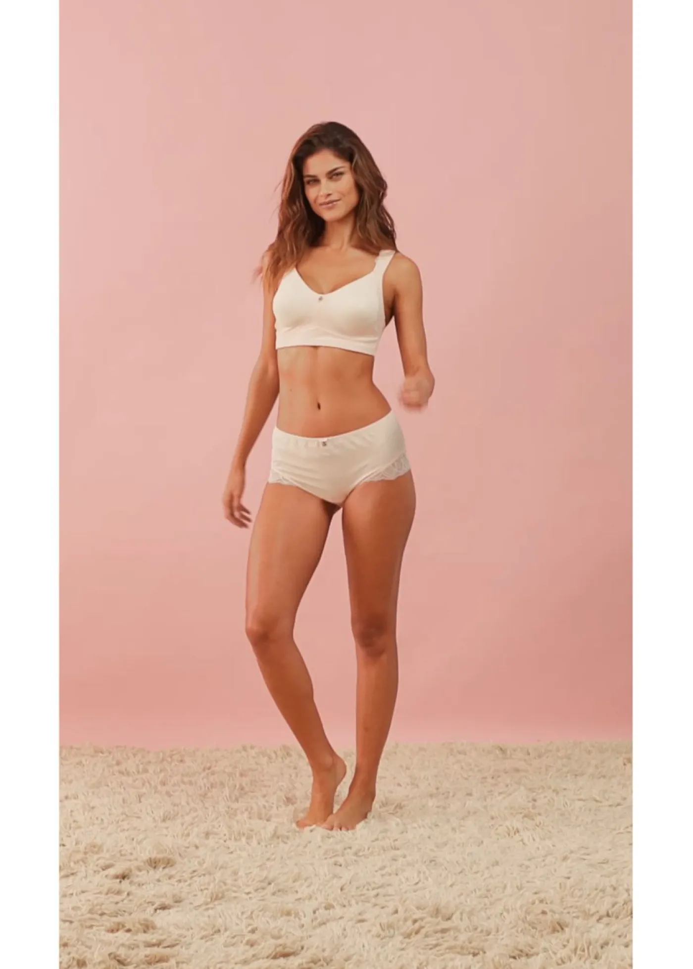 bonprix bonprix Sujetador suave sin aros con efecto reductor Rosa seda Clearance