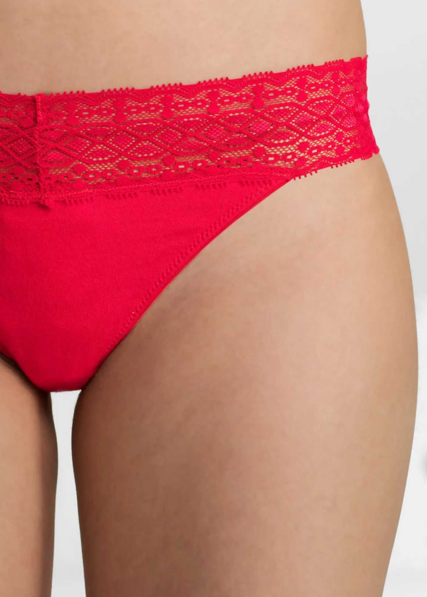 bonprix bonprix Tanga con encaje (5 unidades) Negro-blanco-rojo Hot