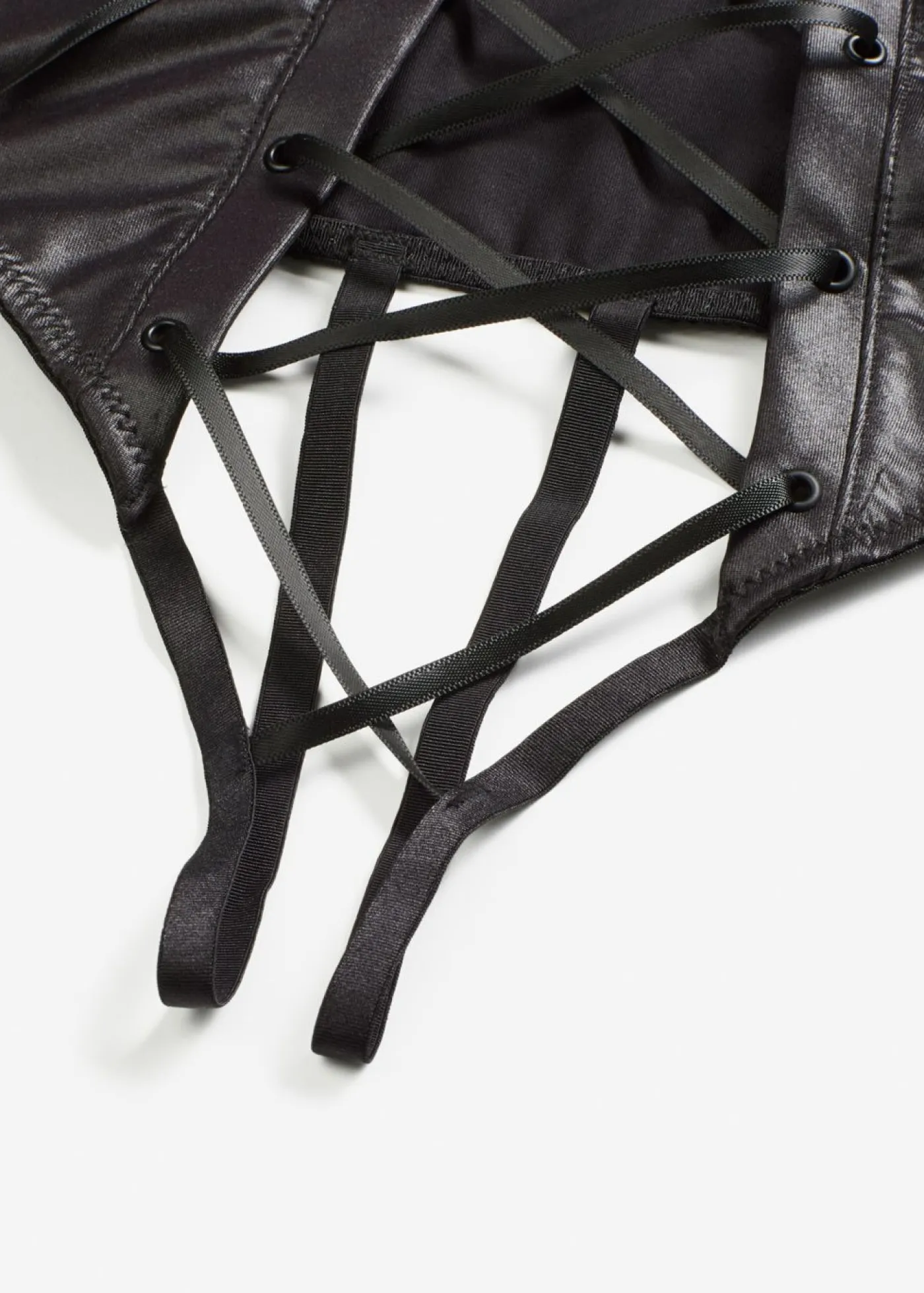 bonprix bonprix Tanga de talle alto con abertura Negro Hot