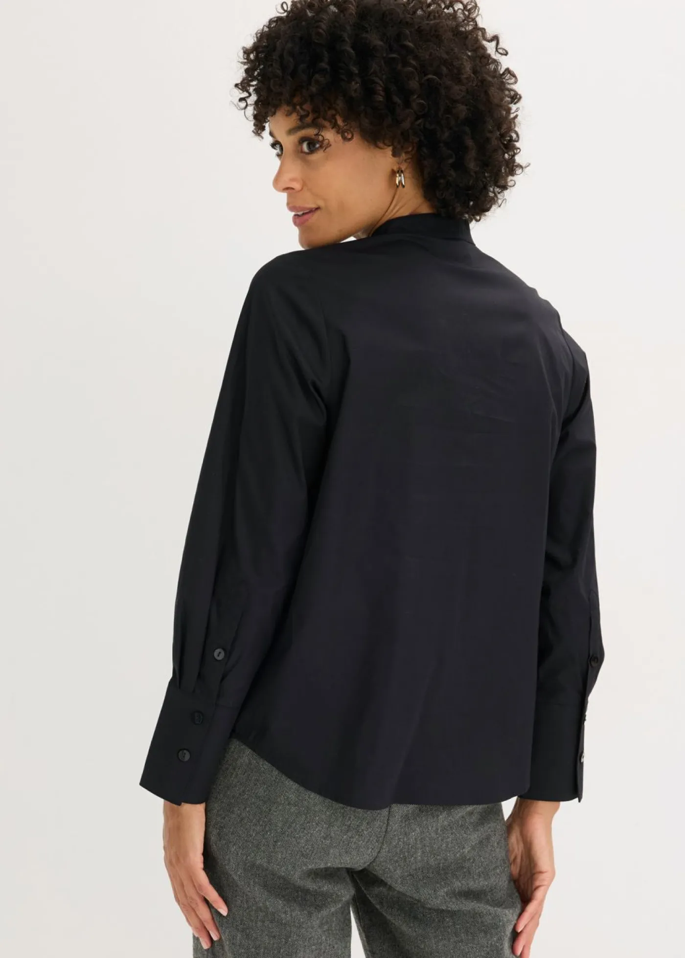 bonprix bonprix Túnica con lentejuelas Negro Hot